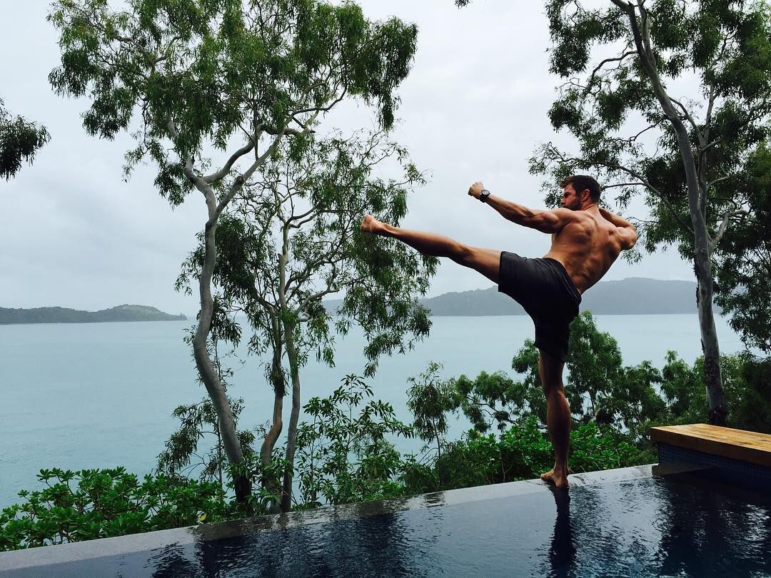 chris hemsworth workout MAN MAN