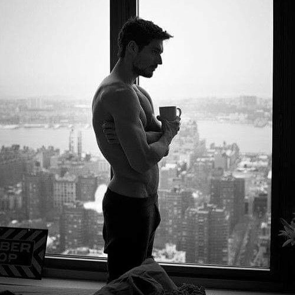 De ideale dag op porno kijken volgens Pornhub MAN MAN