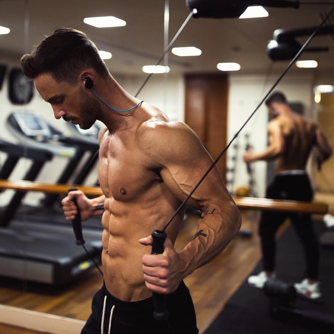 Dit is waarom de muscle mind connection zorgt voor meer spiermassa MAN MAN