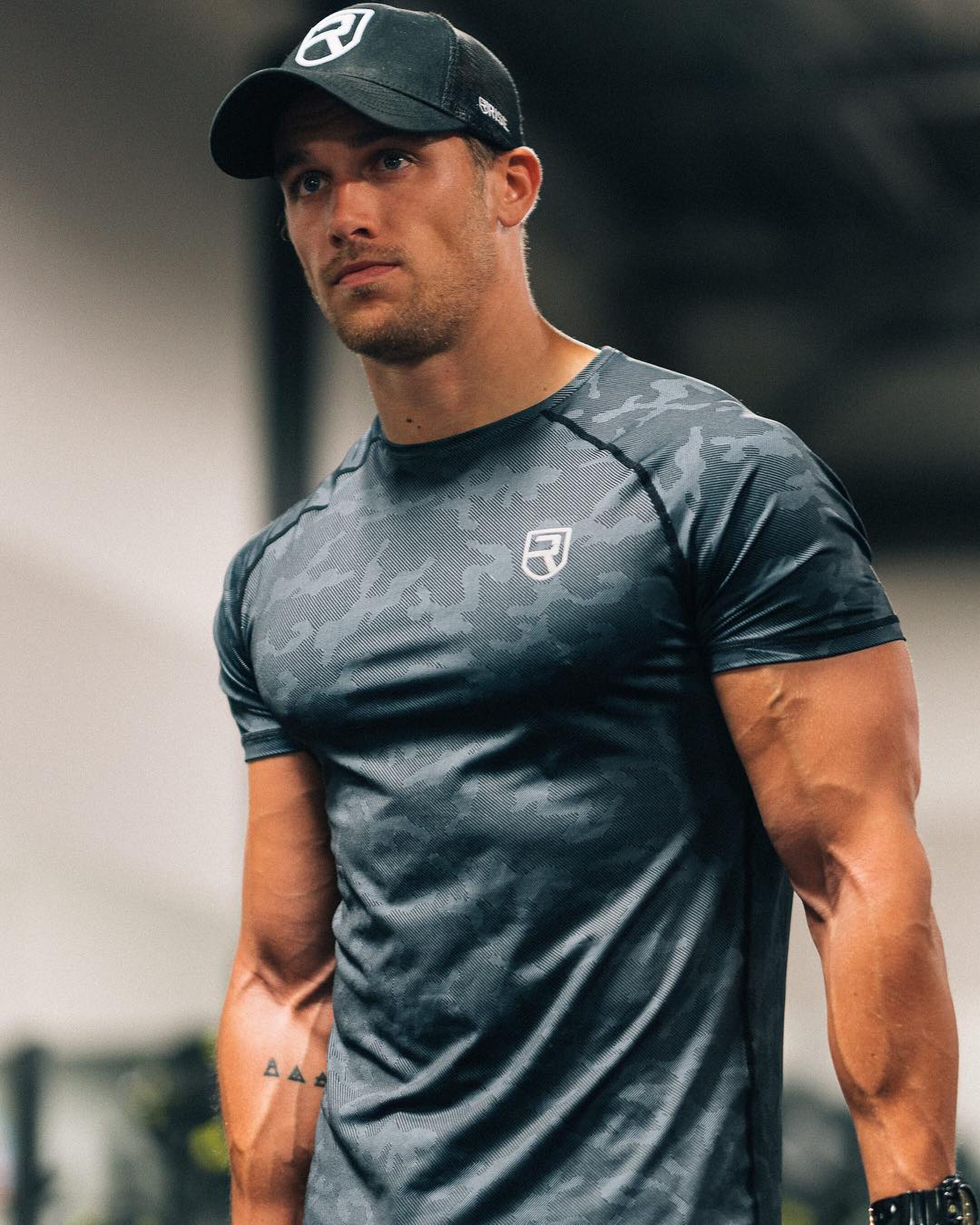 Hoe vaak jij naar de sportschool moet gaan voor optimaal spiergroei MAN MAN