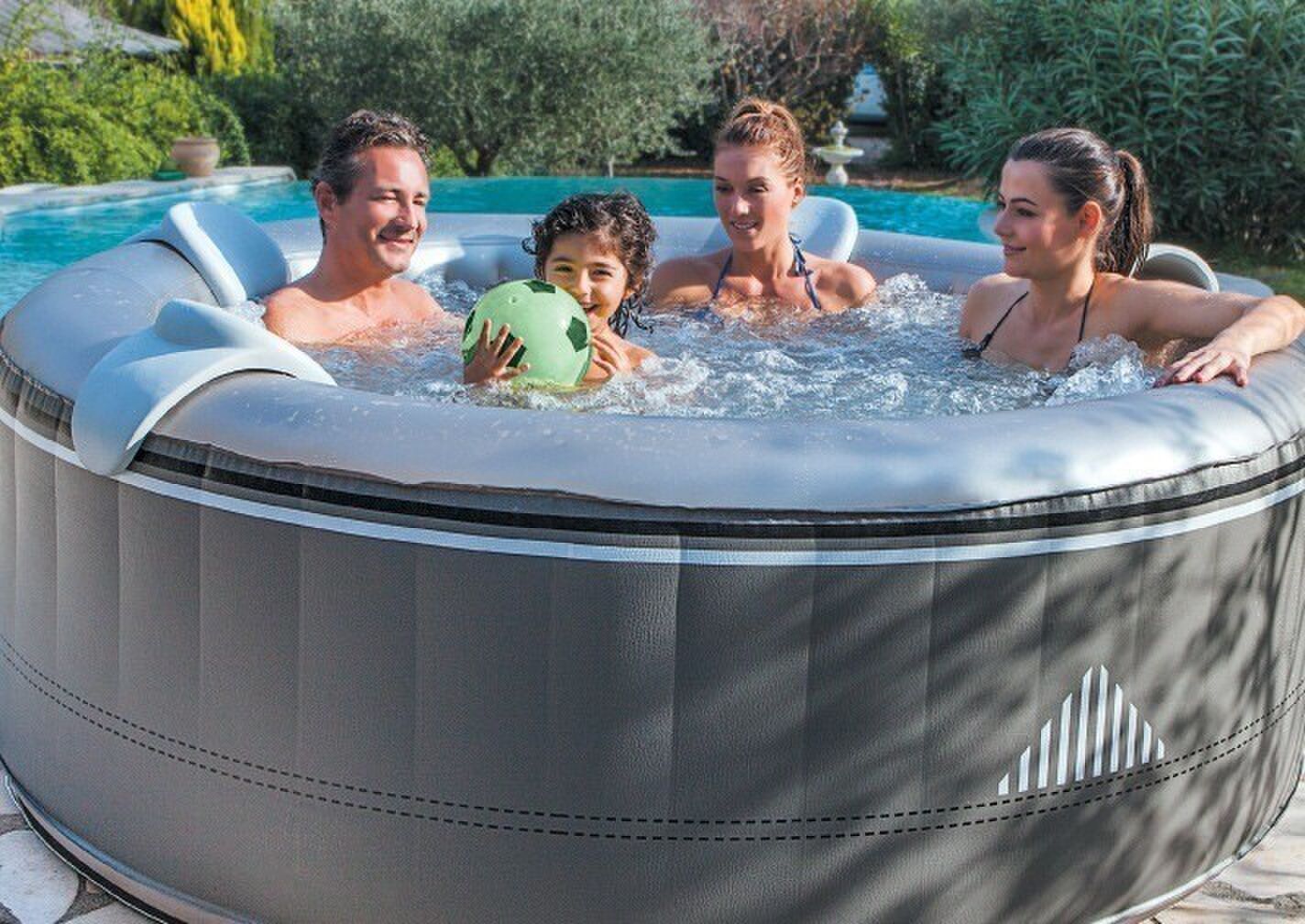 jacuzzi in de tuin 