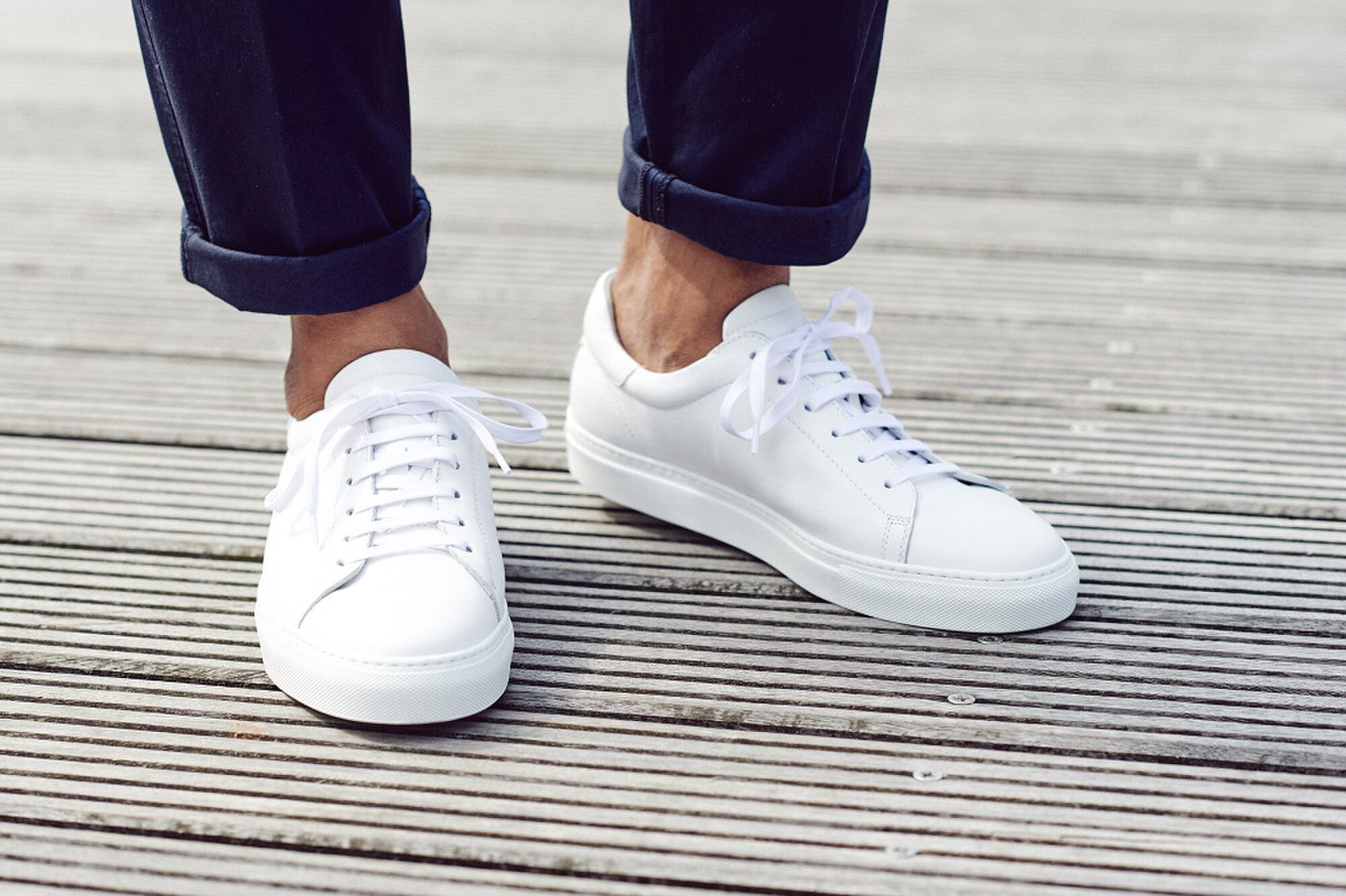 witte sneakers mannen