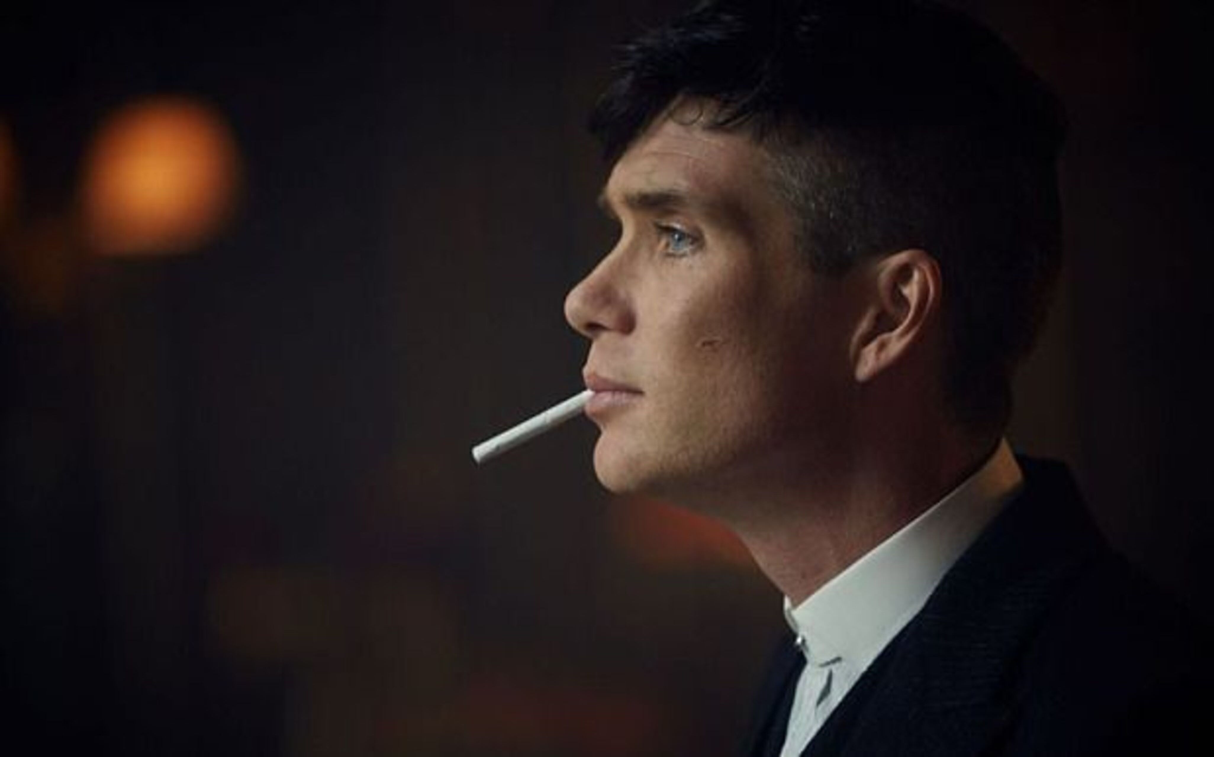 thomas shelby smoking