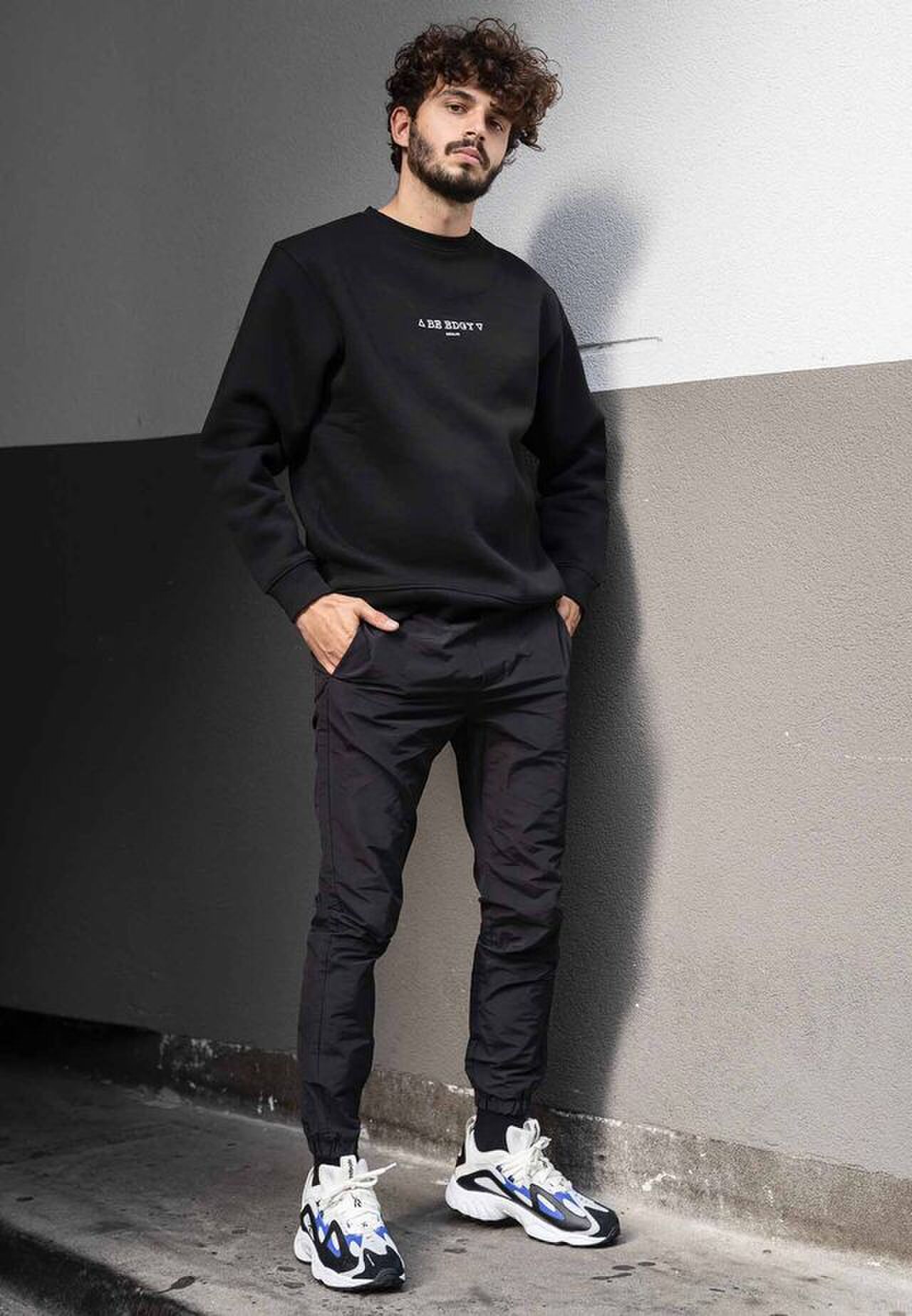 all black outfit sneaker trends