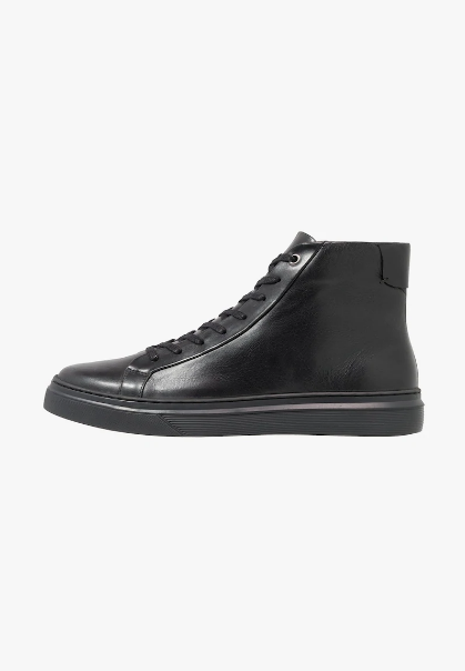 hoge sneakers
