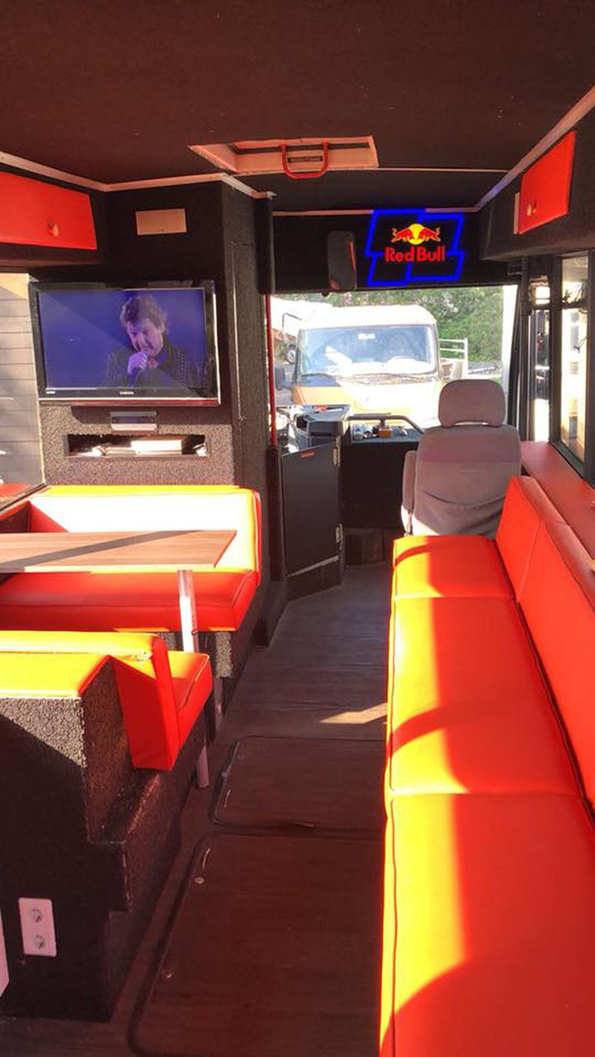 Max Verstappen luxe camper 