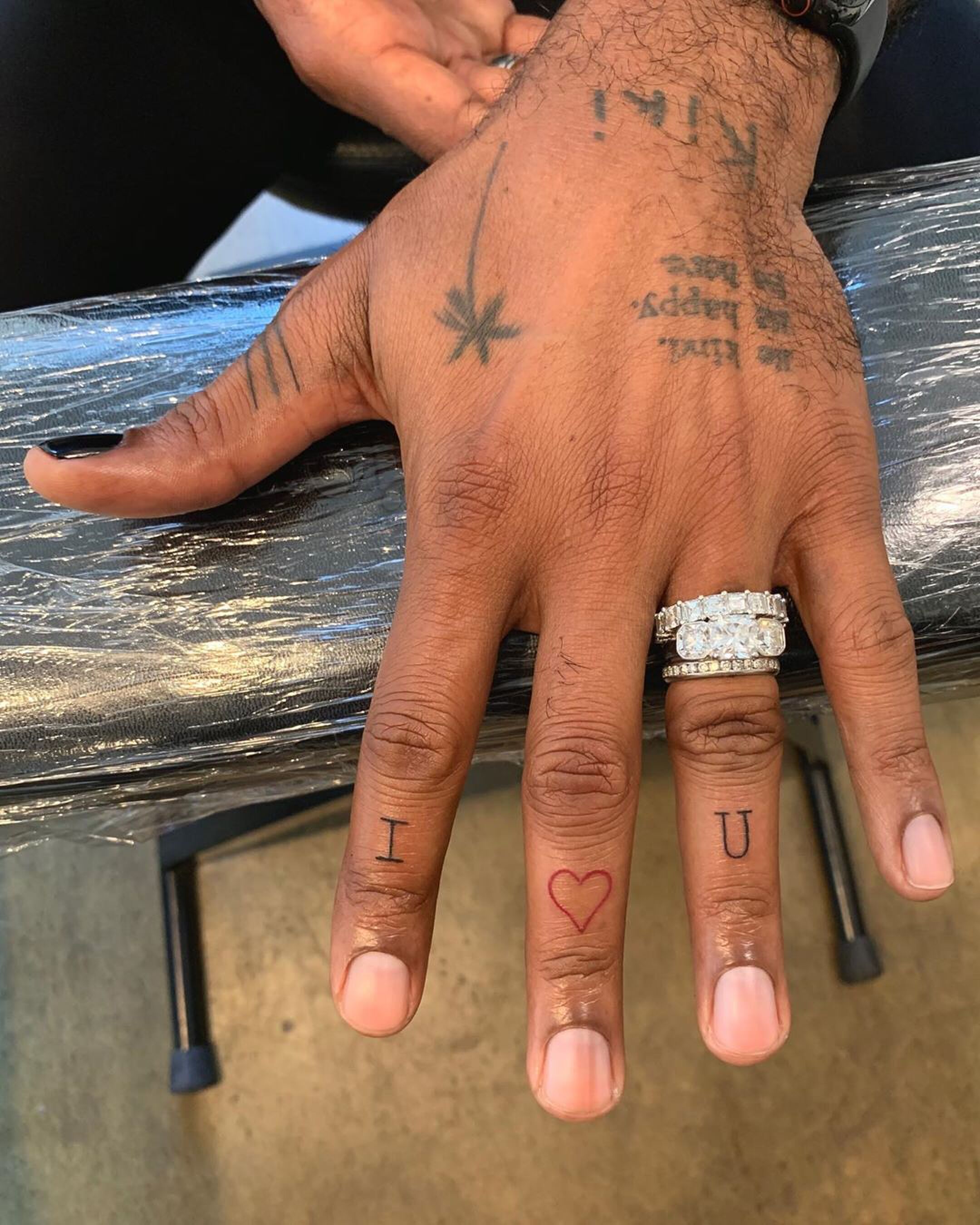 tattoo op je hand inspiratie