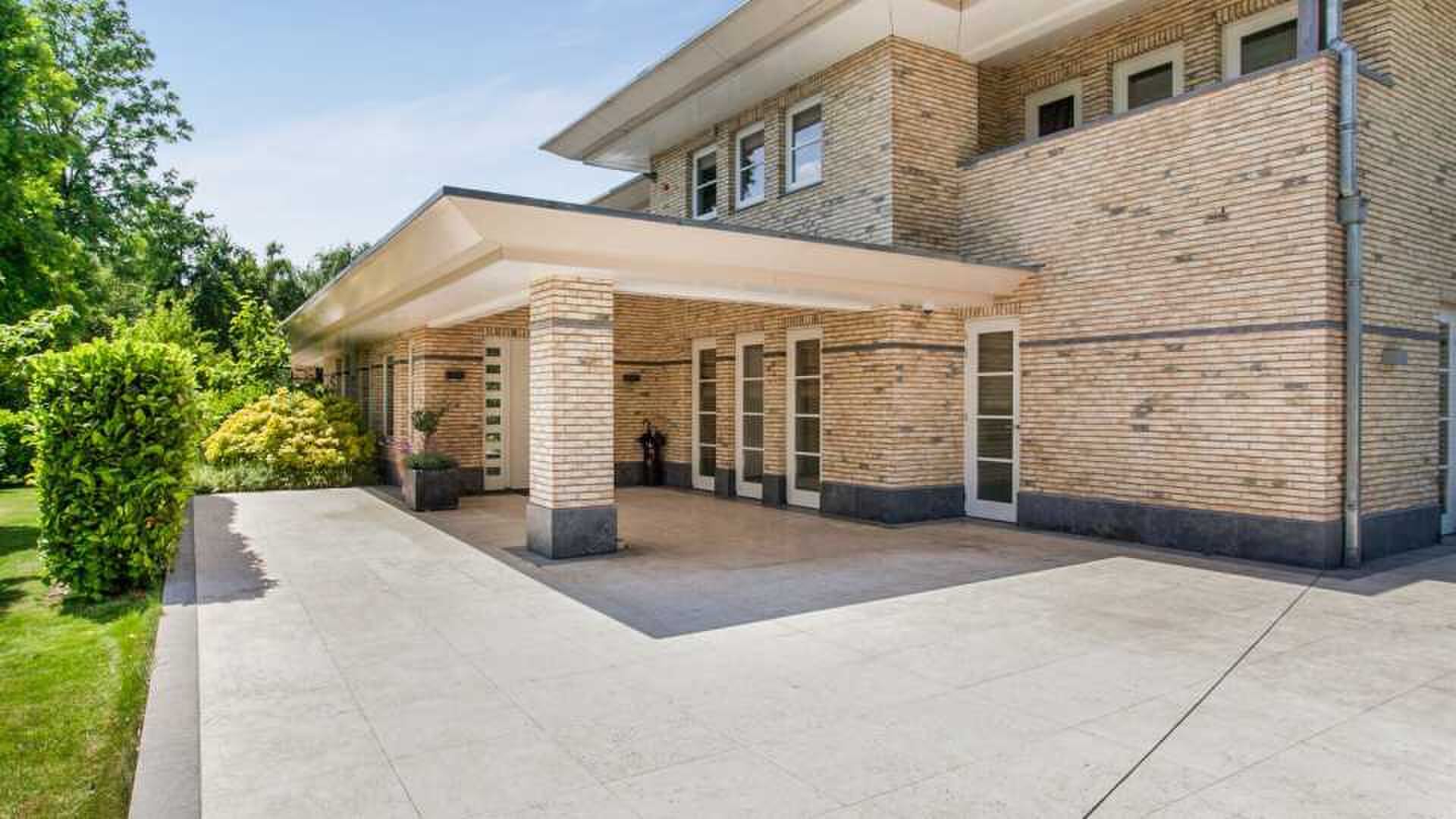 Waanzinnige villa van Hakim Ziyech