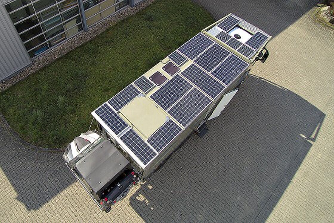 camper met zonnepanelen