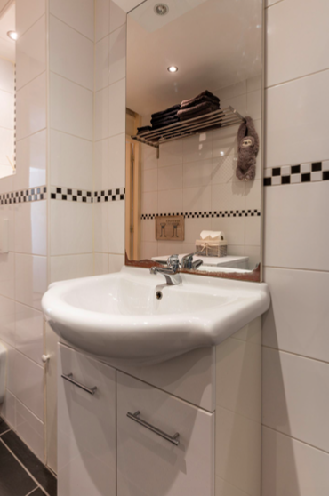 badkamer funda huis luiaard