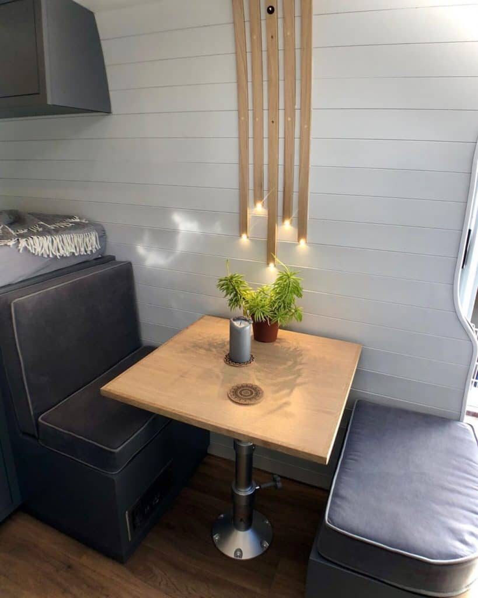 De omgebouwde camper van Daryl 