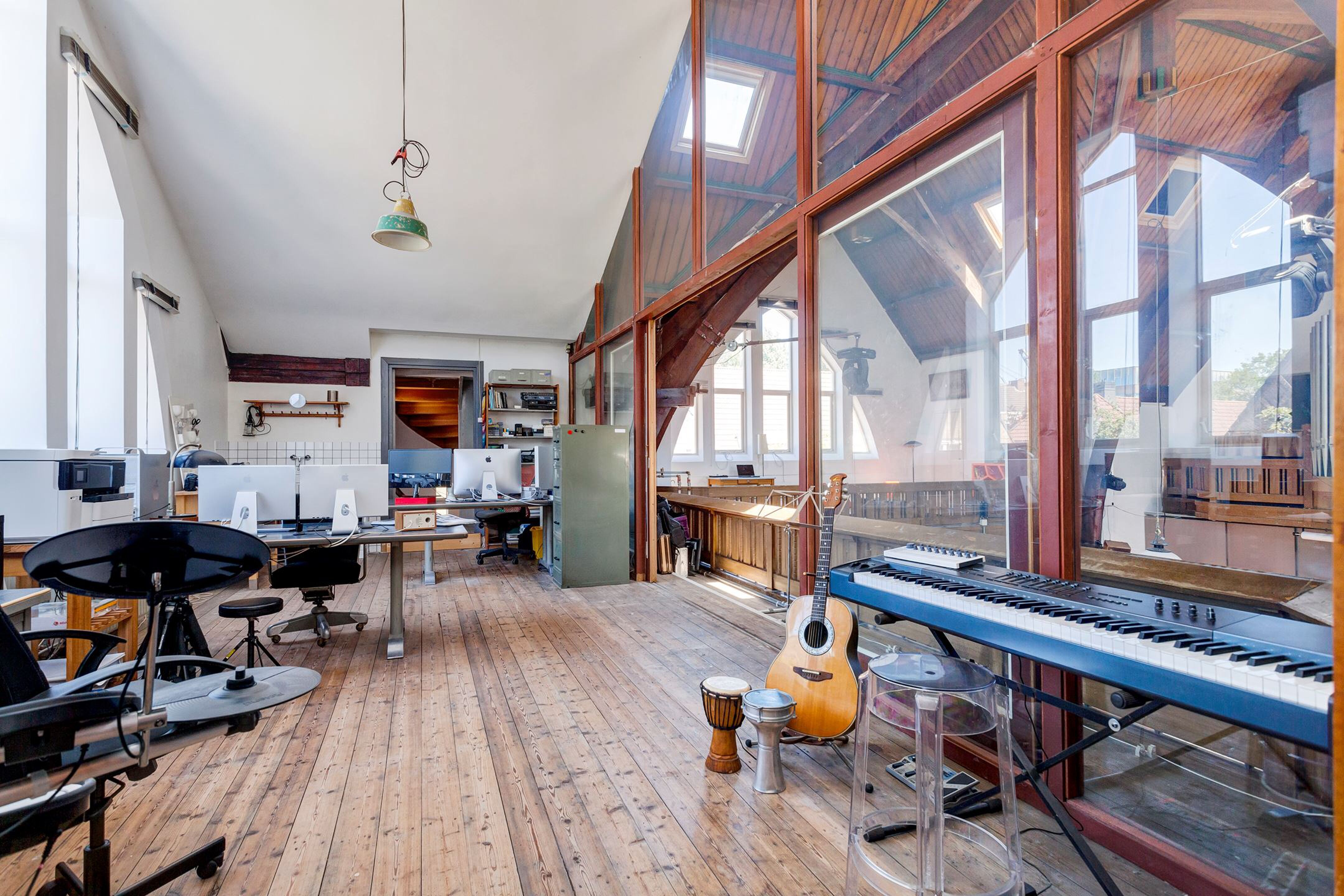 glazen pui van kerk te koop