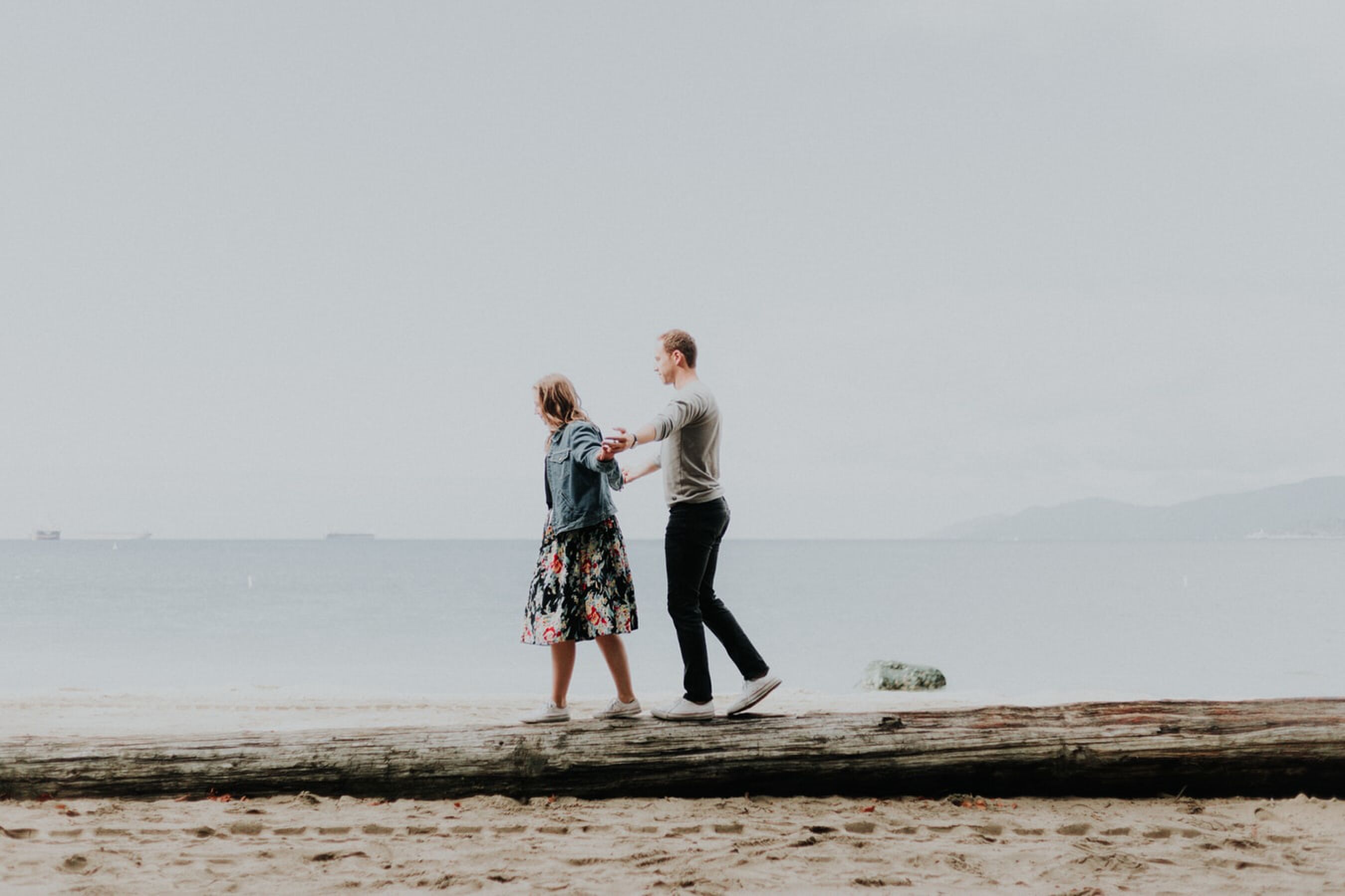 date-ideeën op het strand