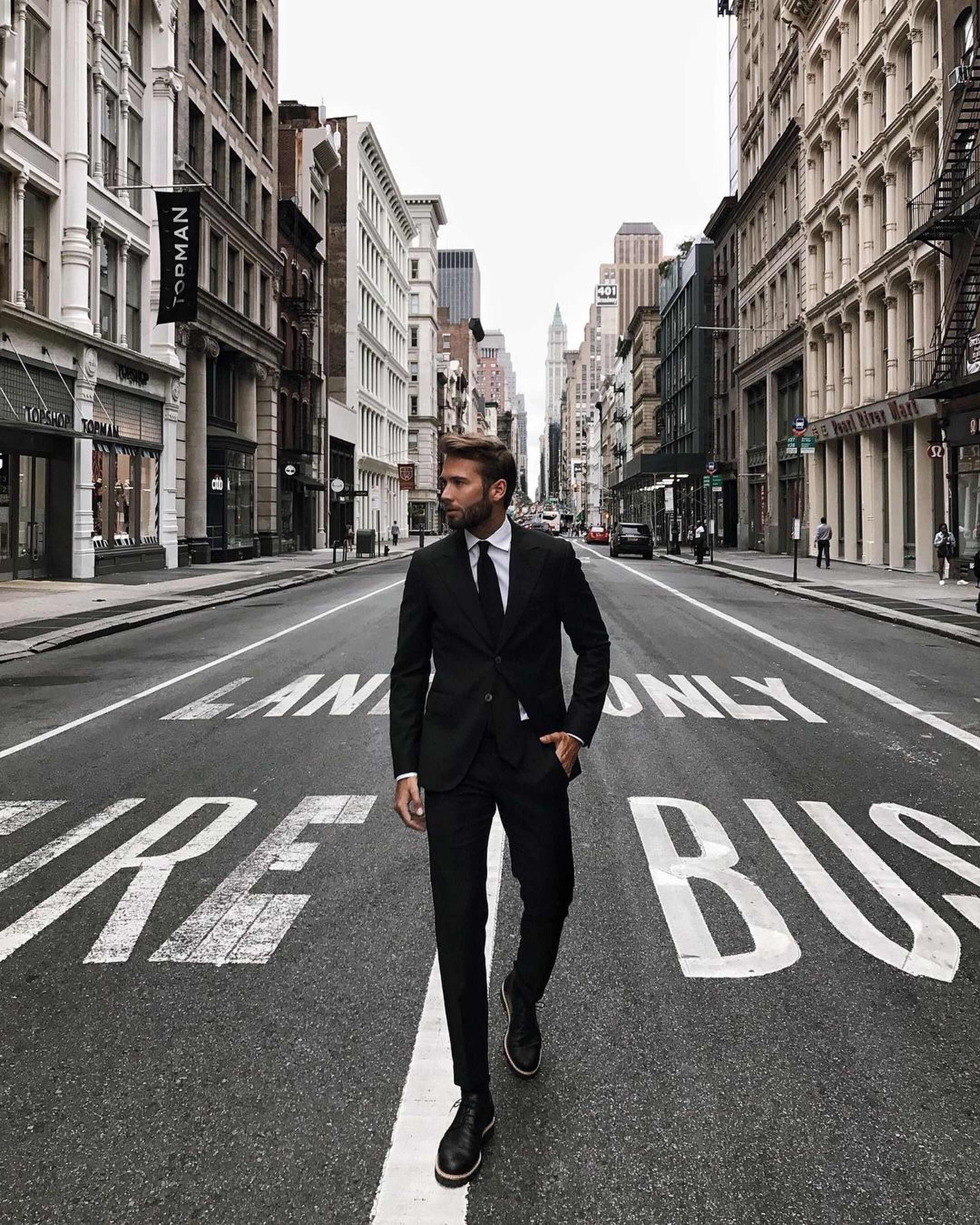 kleur overhemd bij pak