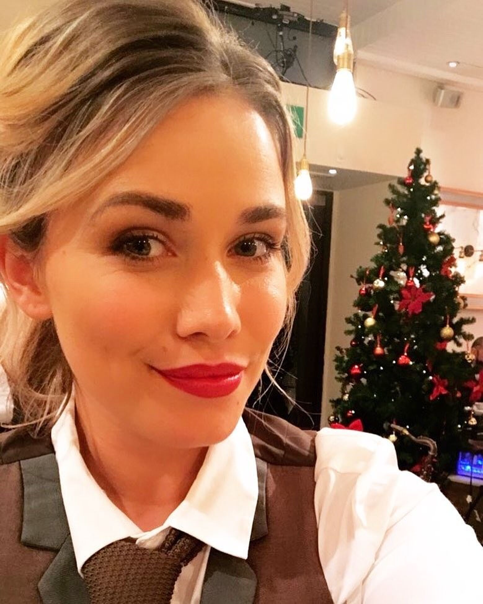 Laura Tott First Dates