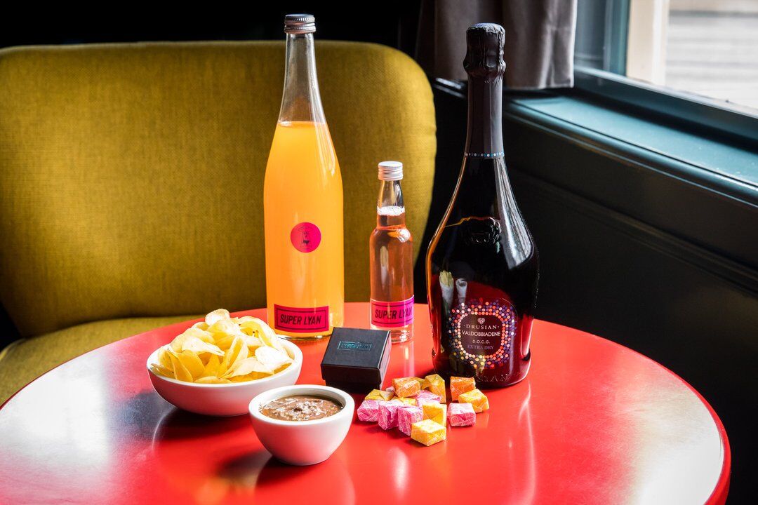 experience box lyan cocktails