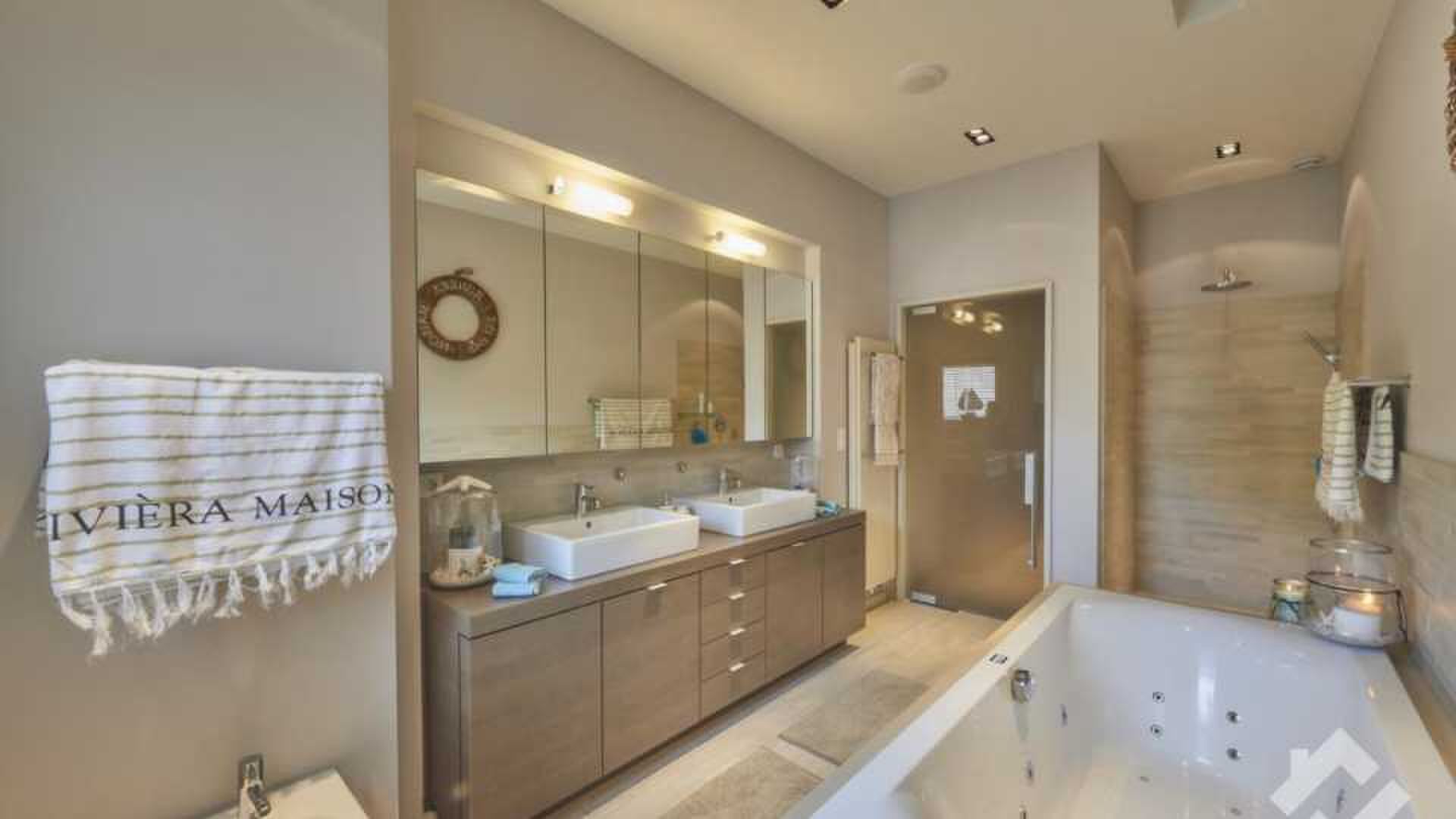 badkamer met jacuzzi