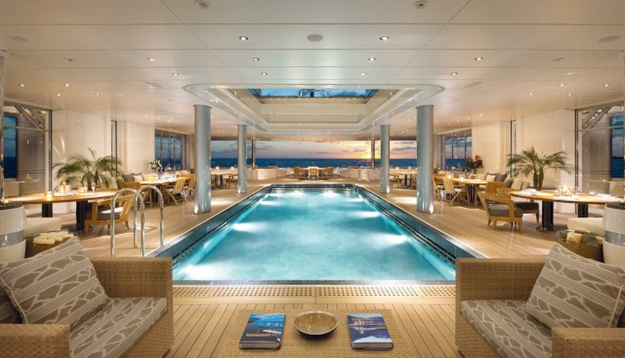 Dit is het luxe $1.5 miljard superjacht van Roman Abramovitsj