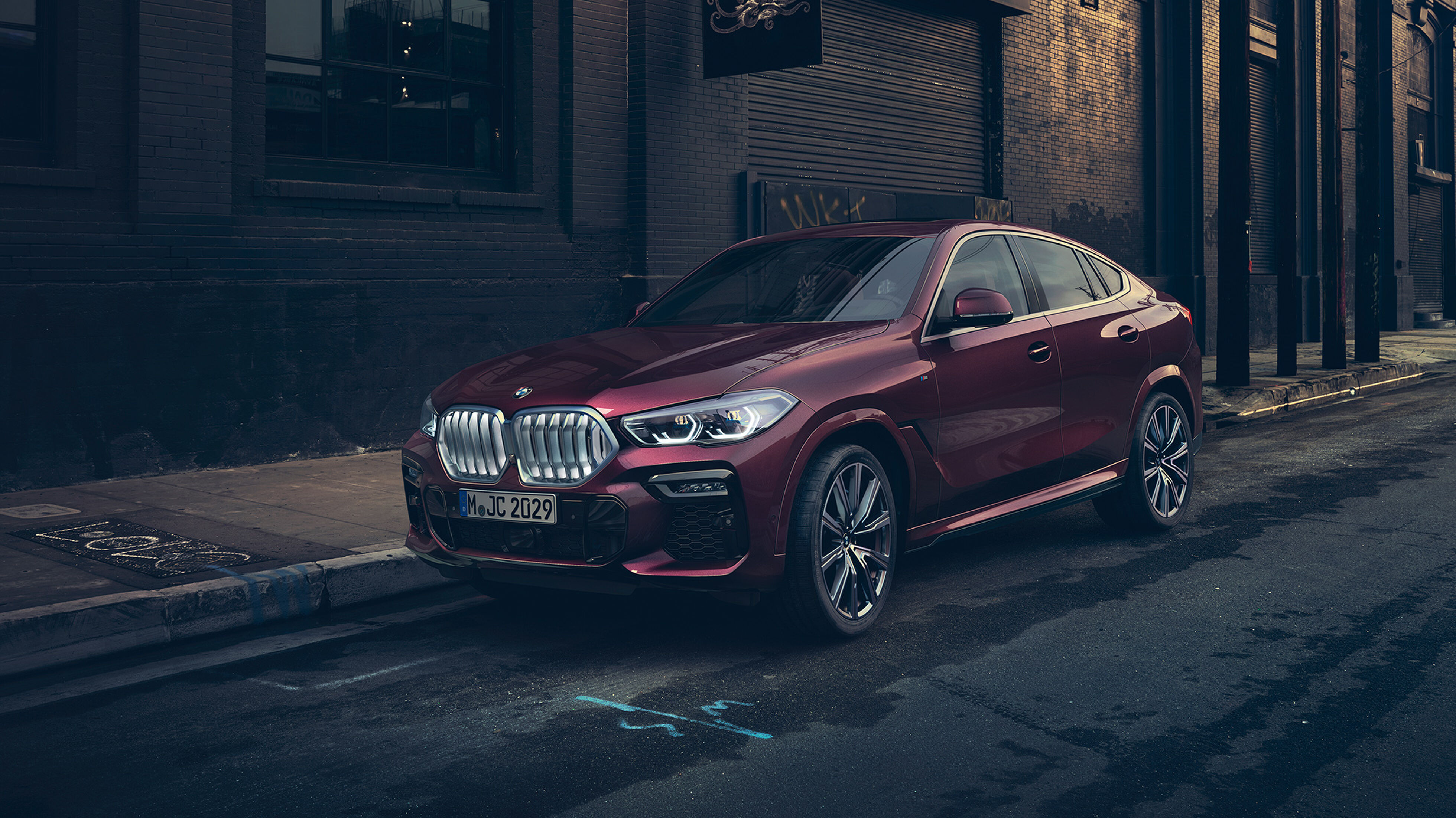BMW X6 M50i