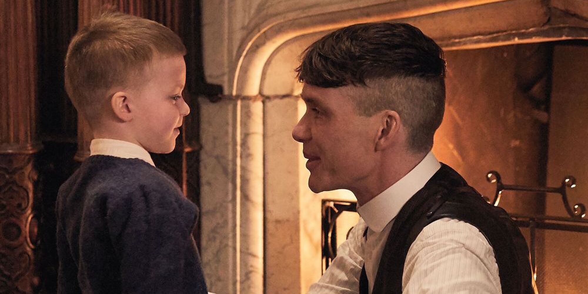 Foto: zoon van Thomas Shelby (Peaky Blinders) is flink gegroeid