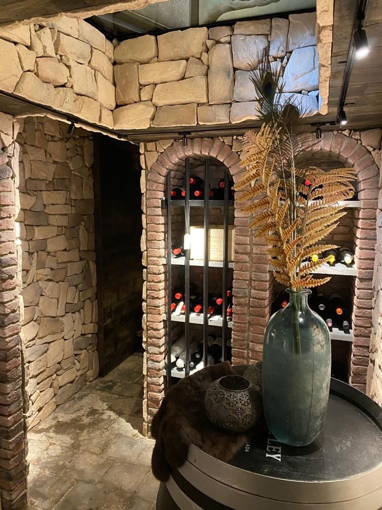 Ultieme Funda droom: ultra luxe villa mét Gentlemen's room, wijnkelder én voetbalveld