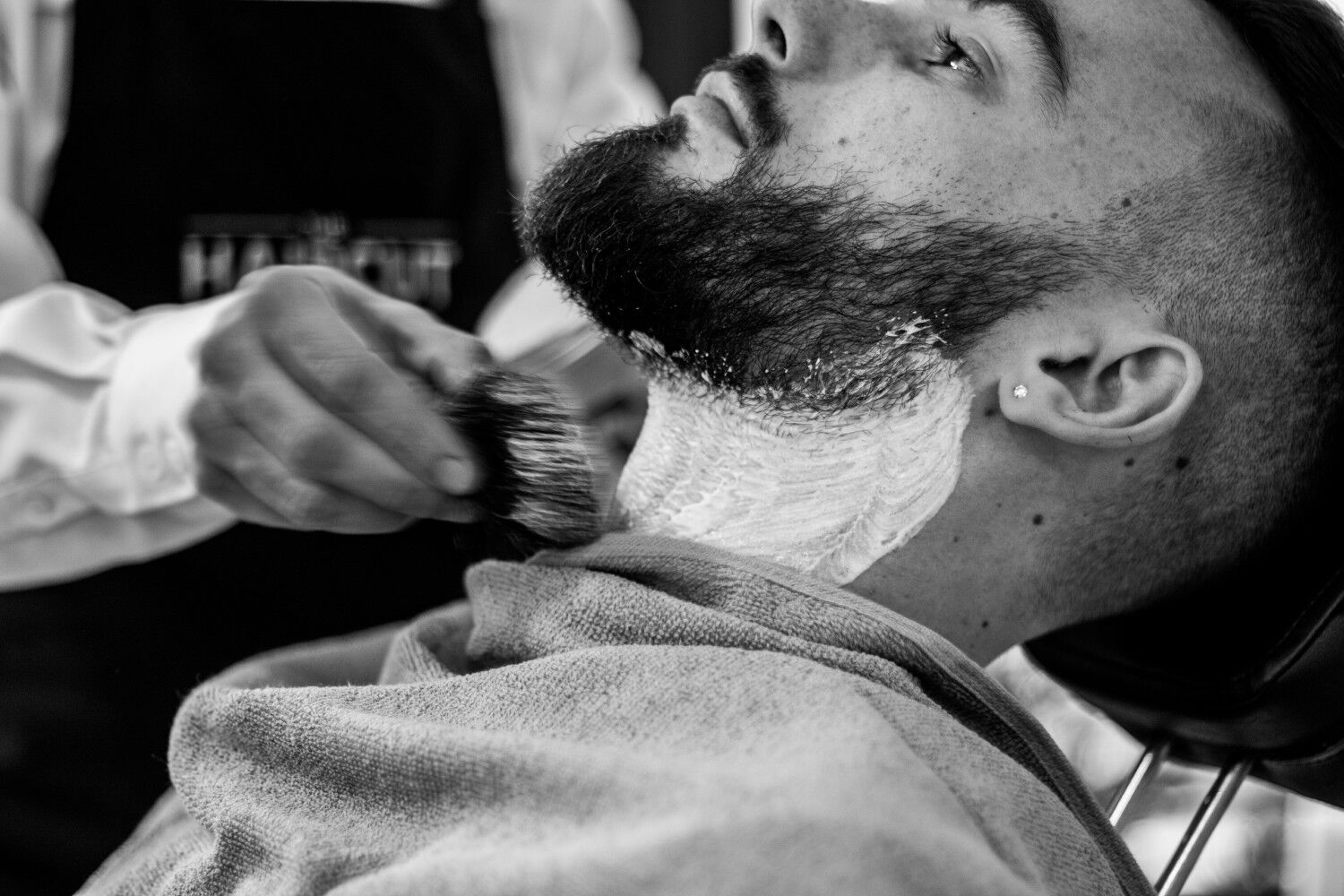 hoe baard vormgeven stappen