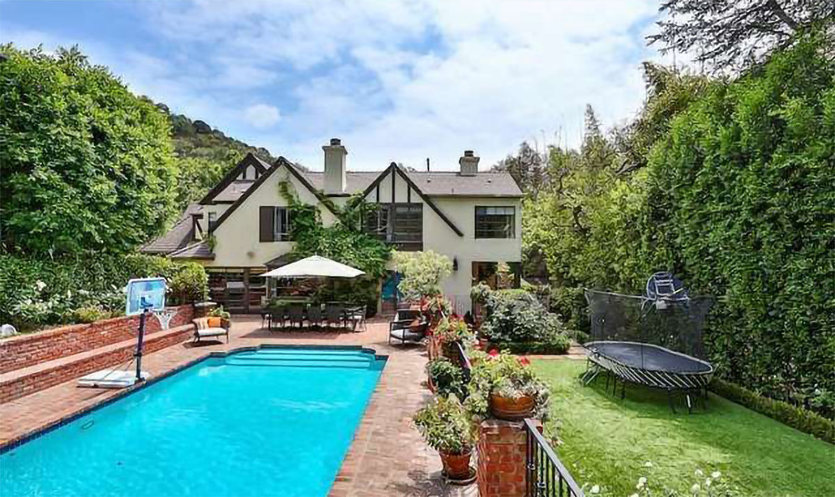 rihanna koopt villa