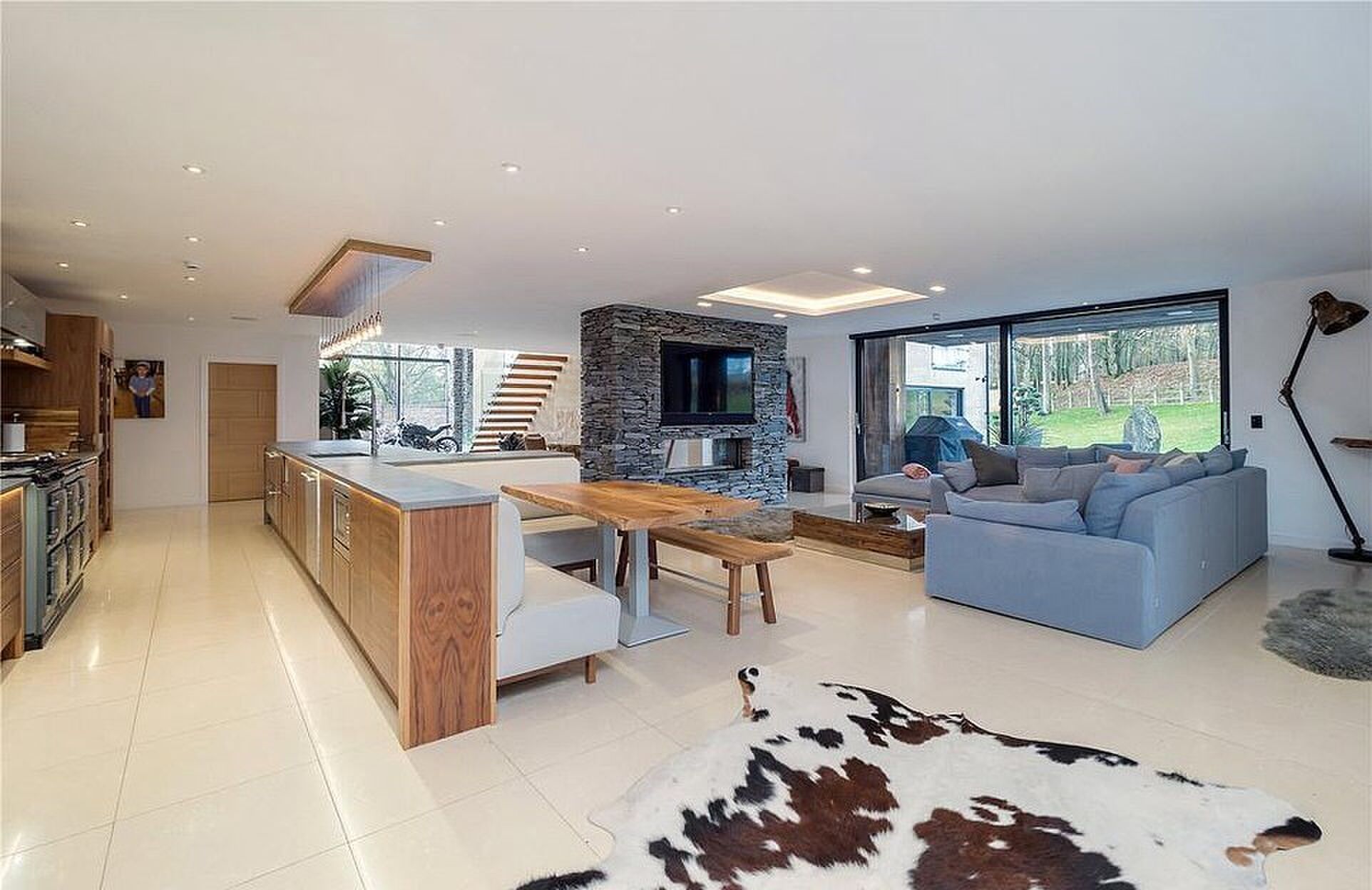 cristiano ronaldo villa woonkamer