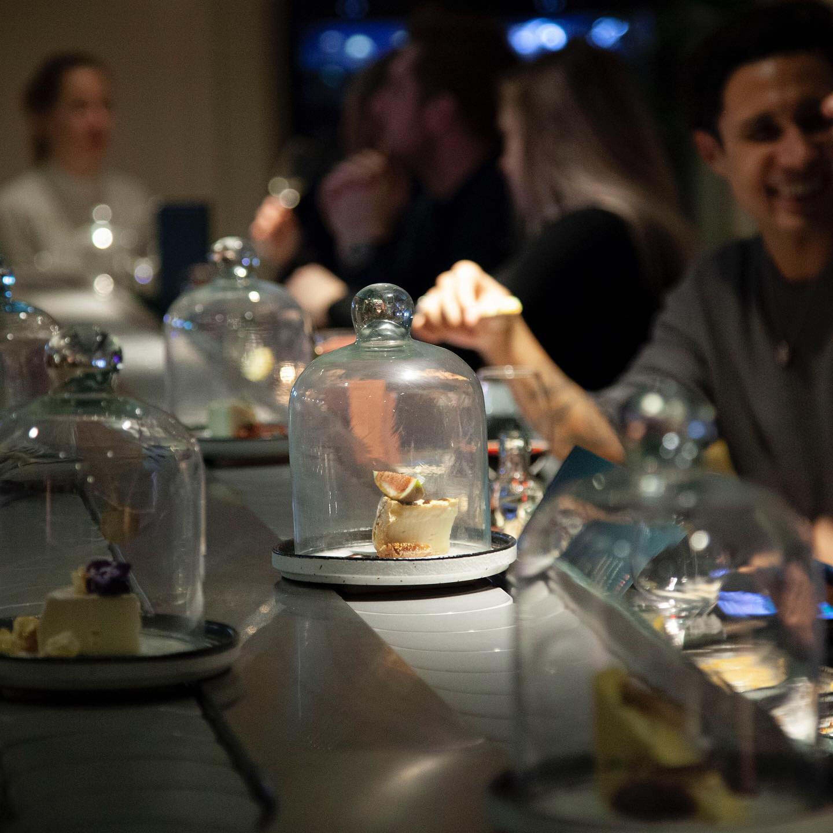 kaasbar amsterdam lopende band