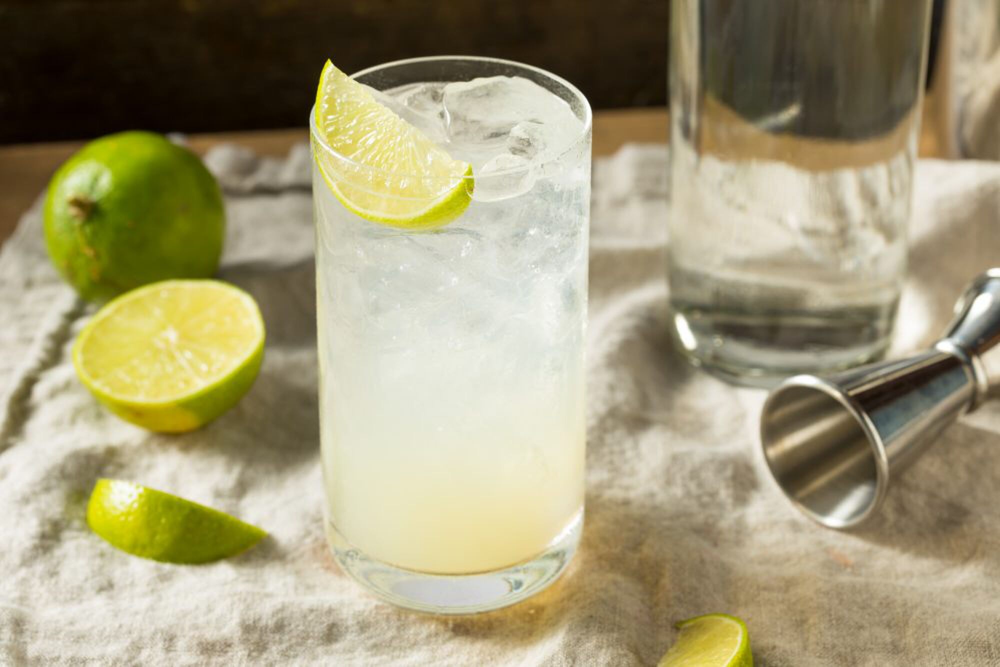 Boozy,Alcoholic,Lime,Gin,Rickey,Cocktail,With,Soda