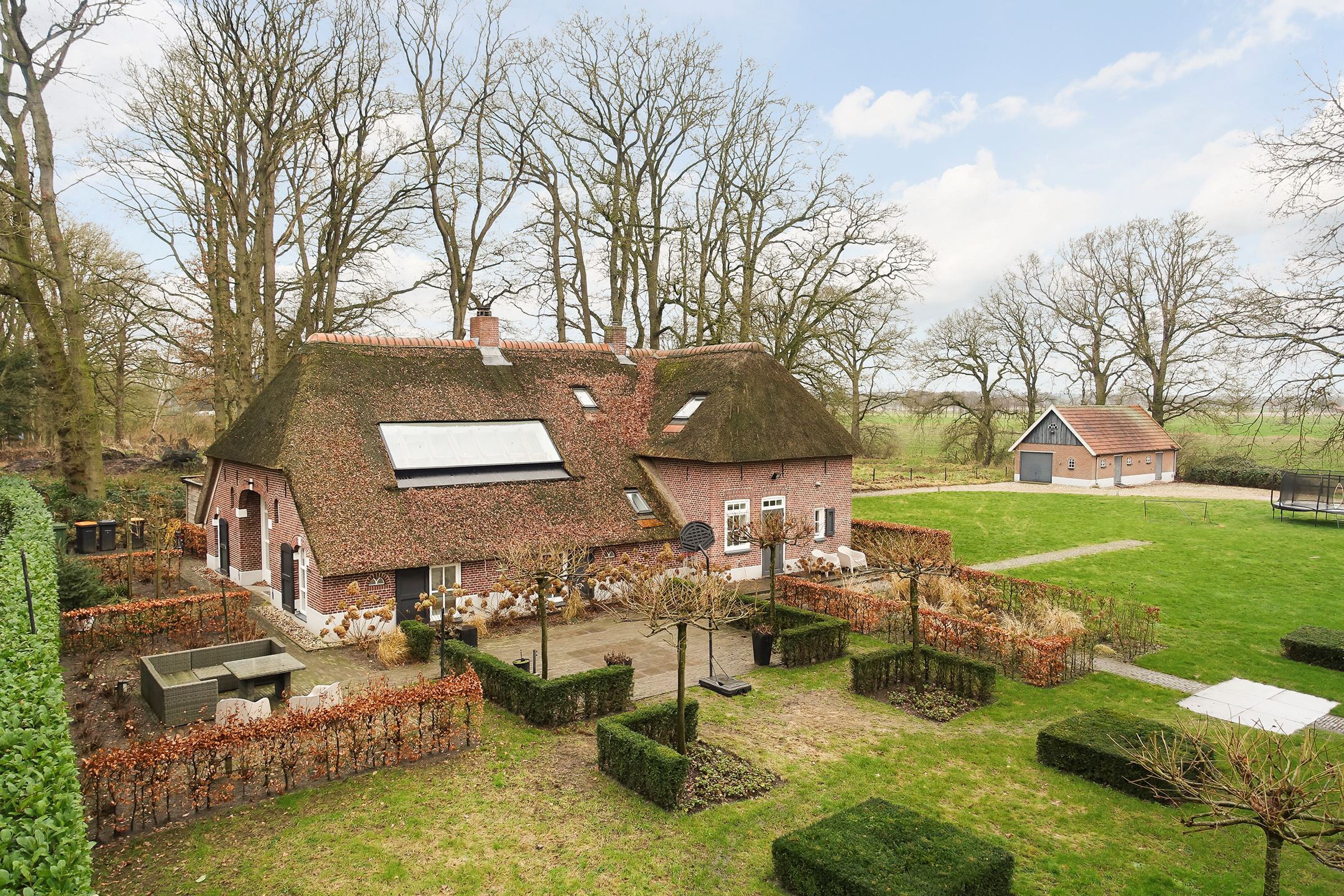 perfecte-woonboerderij-tuin