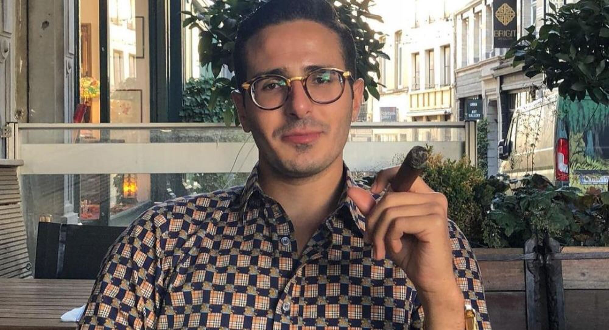 tinder-swindler-onschuldig-manager