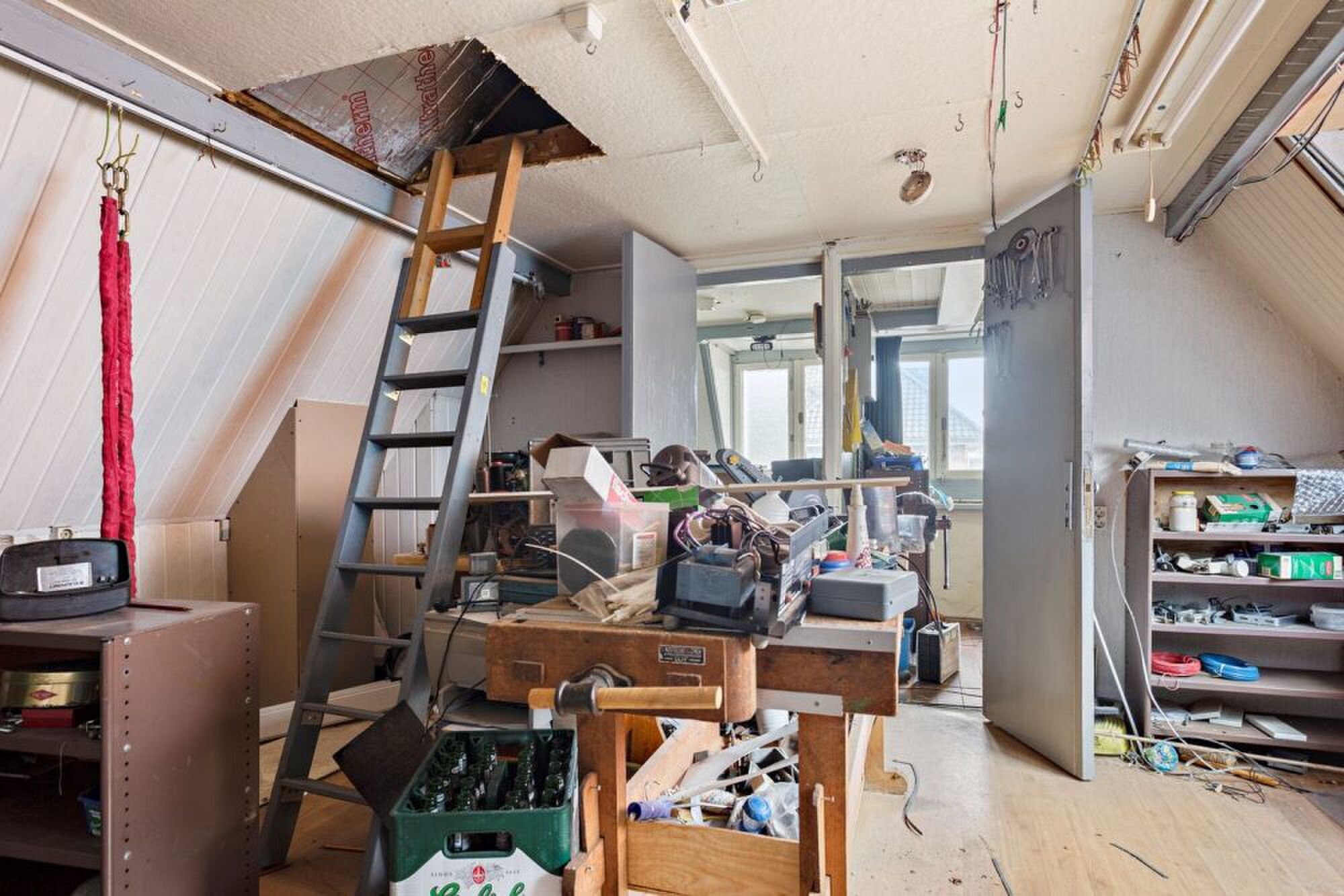 vreemde-funda-vondst-kluswoning-rotzooi