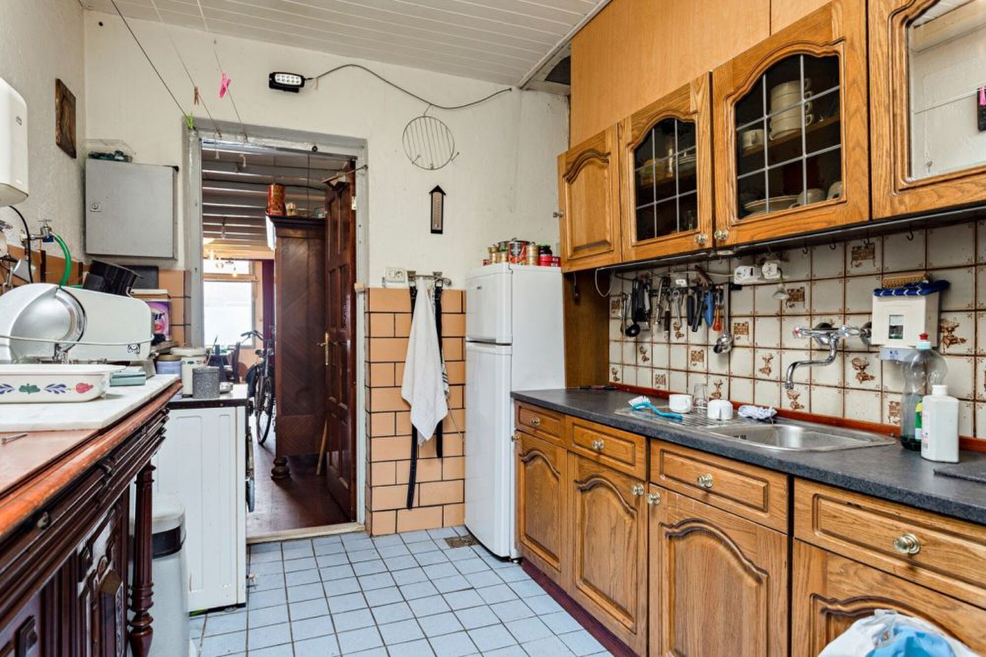 vreemde-funda-vondst-kluswoning-rotzooi