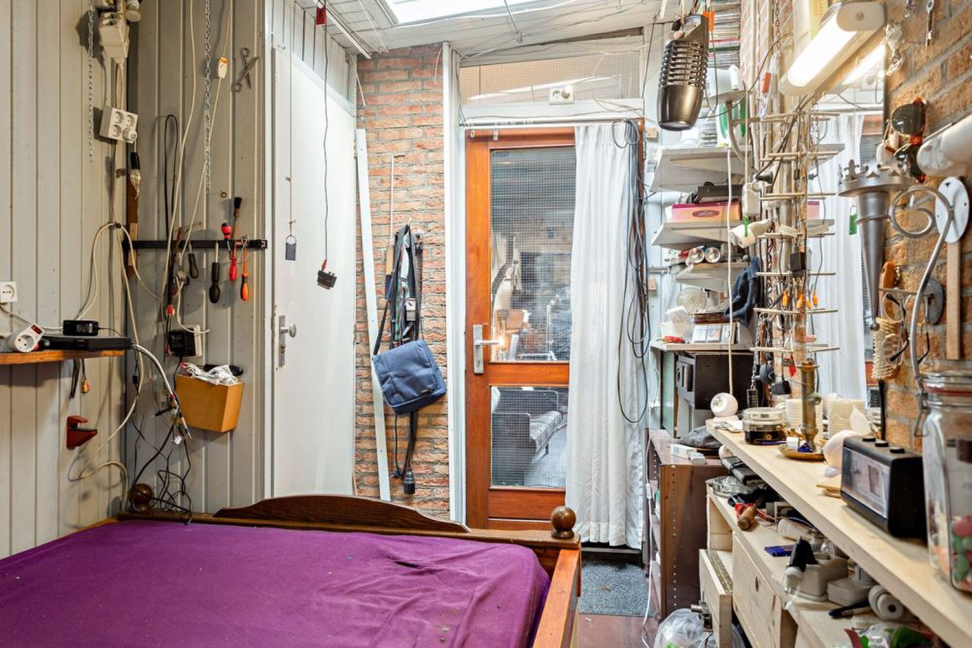 vreemde-funda-vondst-kluswoning-rotzooi