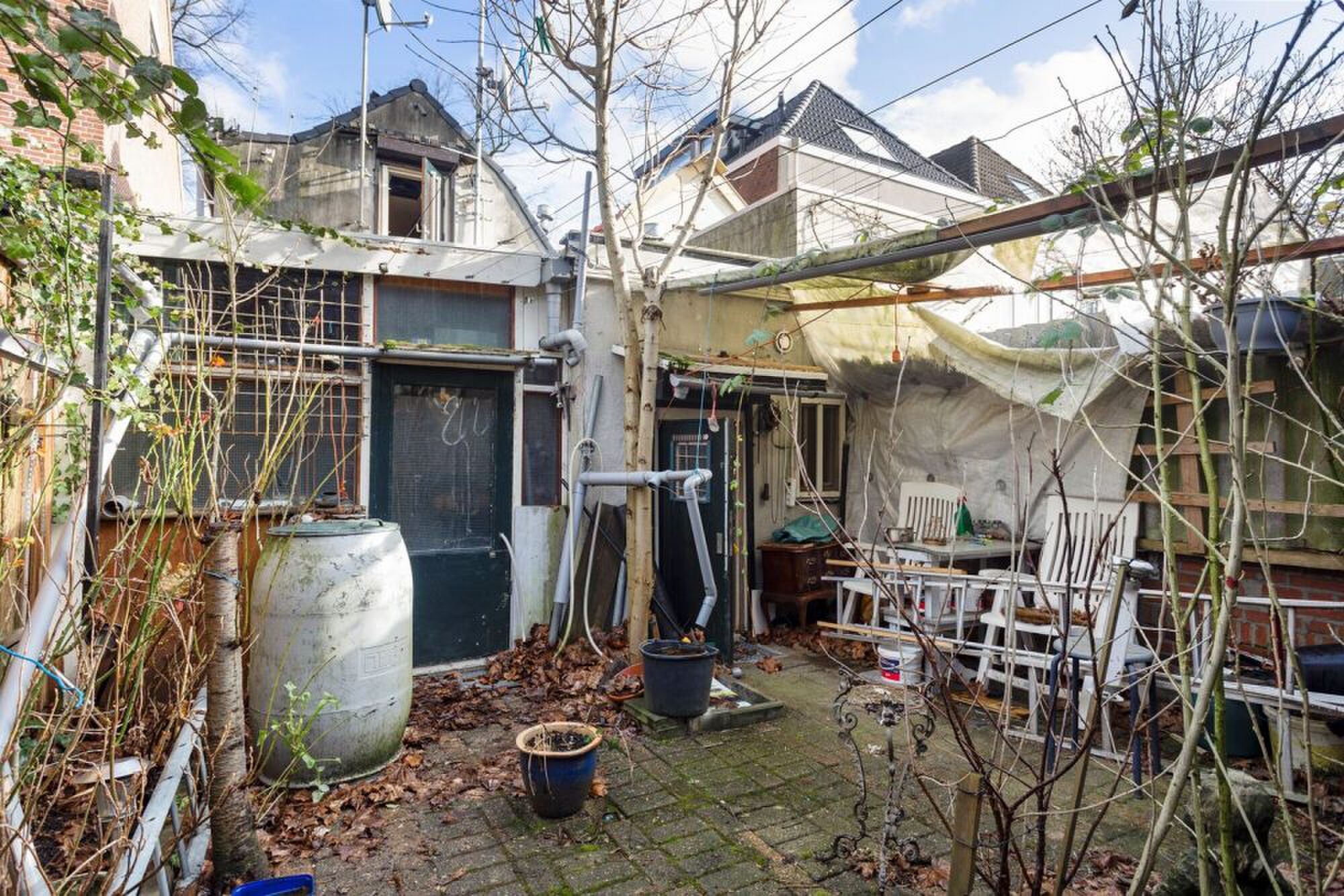 vreemde-funda-vondst-kluswoning-rotzooi