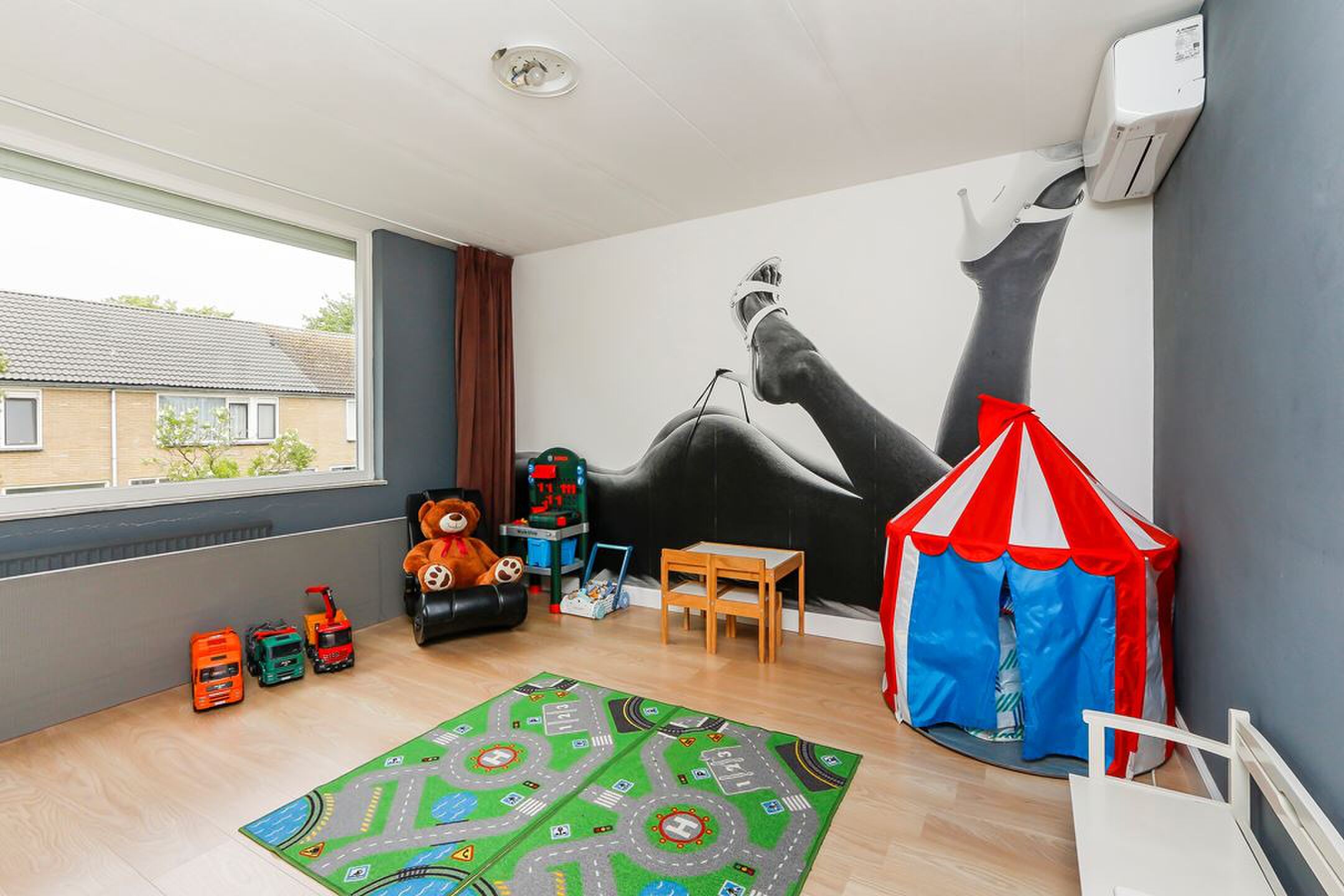 bizarre kinderkamer in huis funda