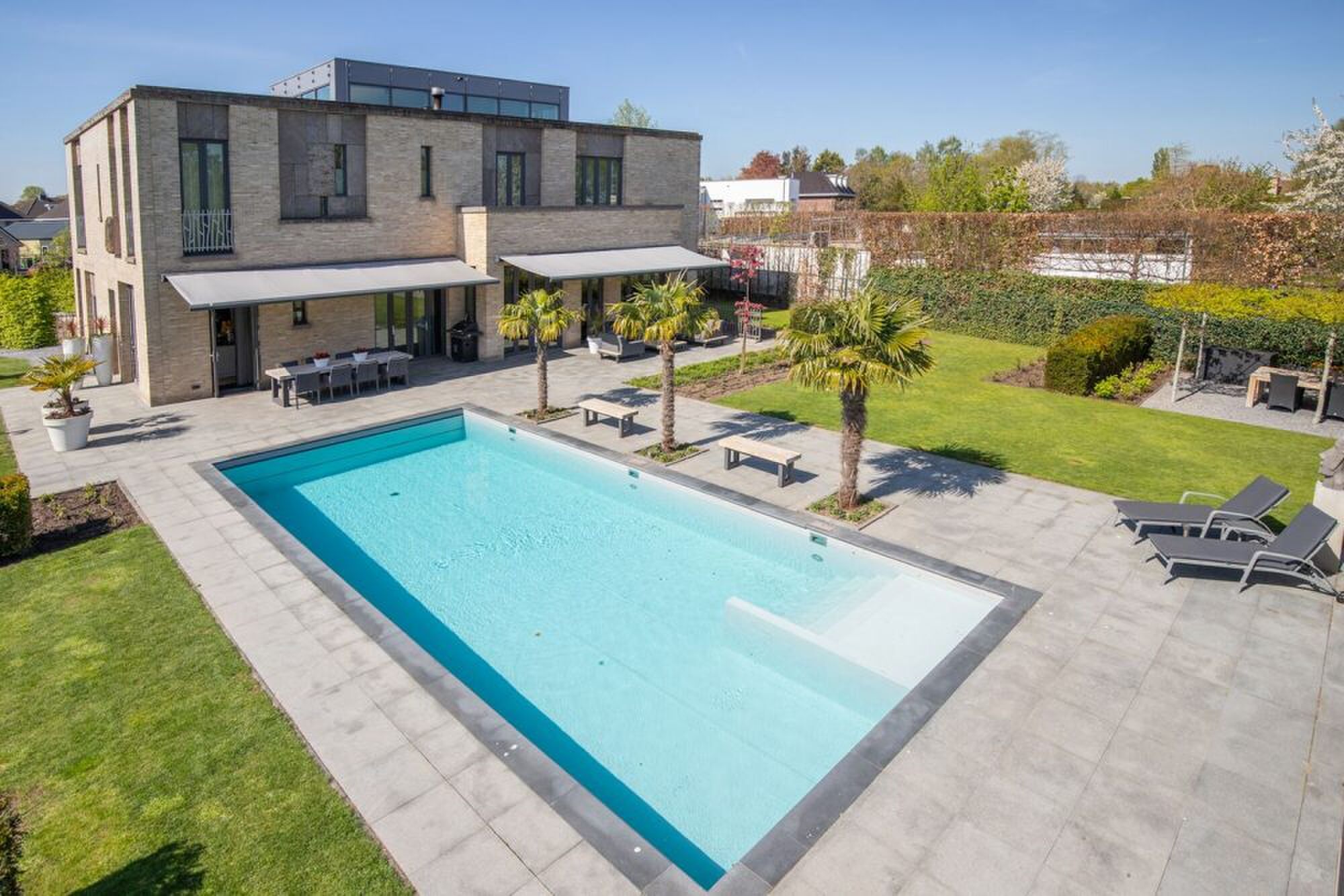 gigantische-villa-funda-mancave