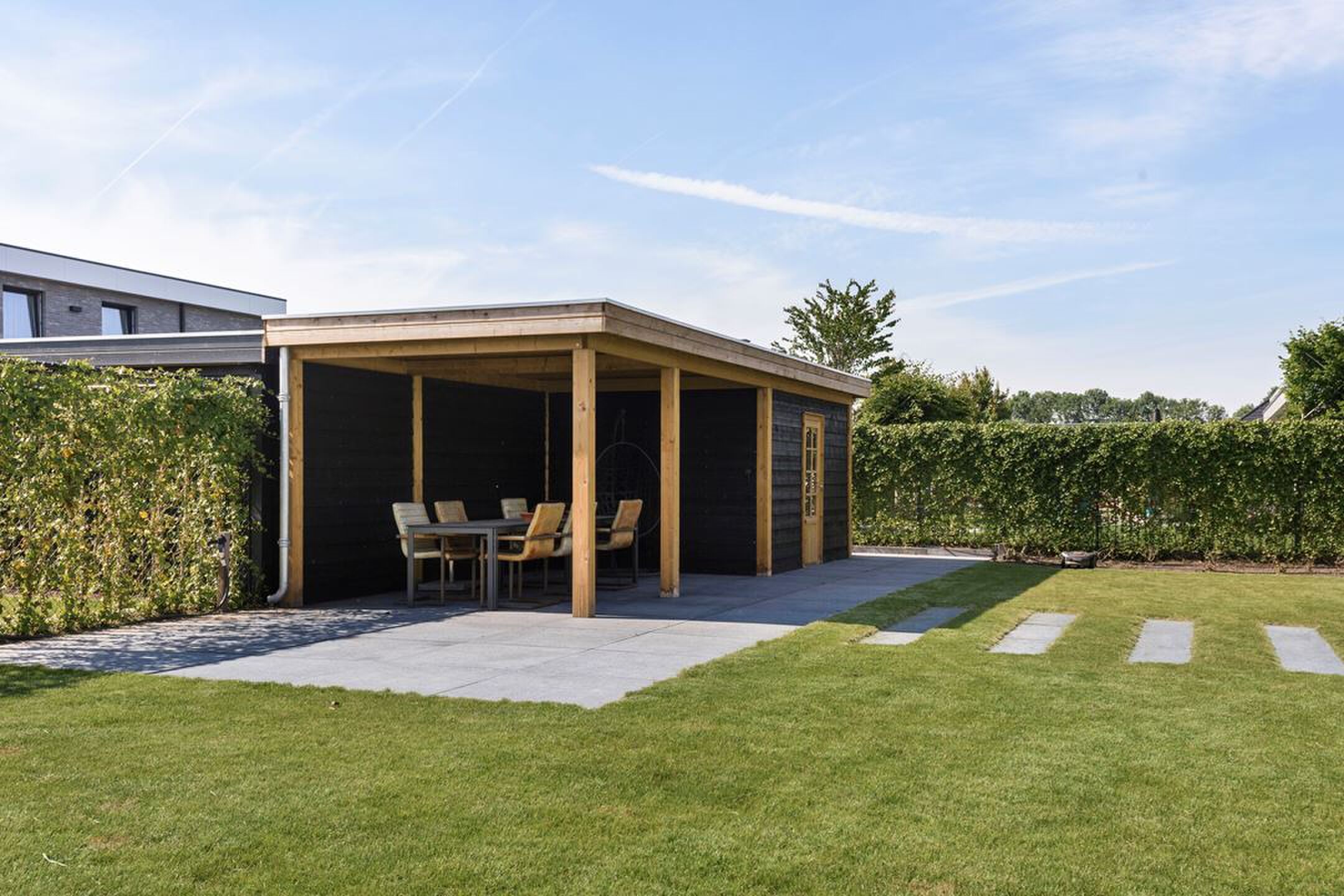 Lisa Vol bijgebouw schuur luxe villa