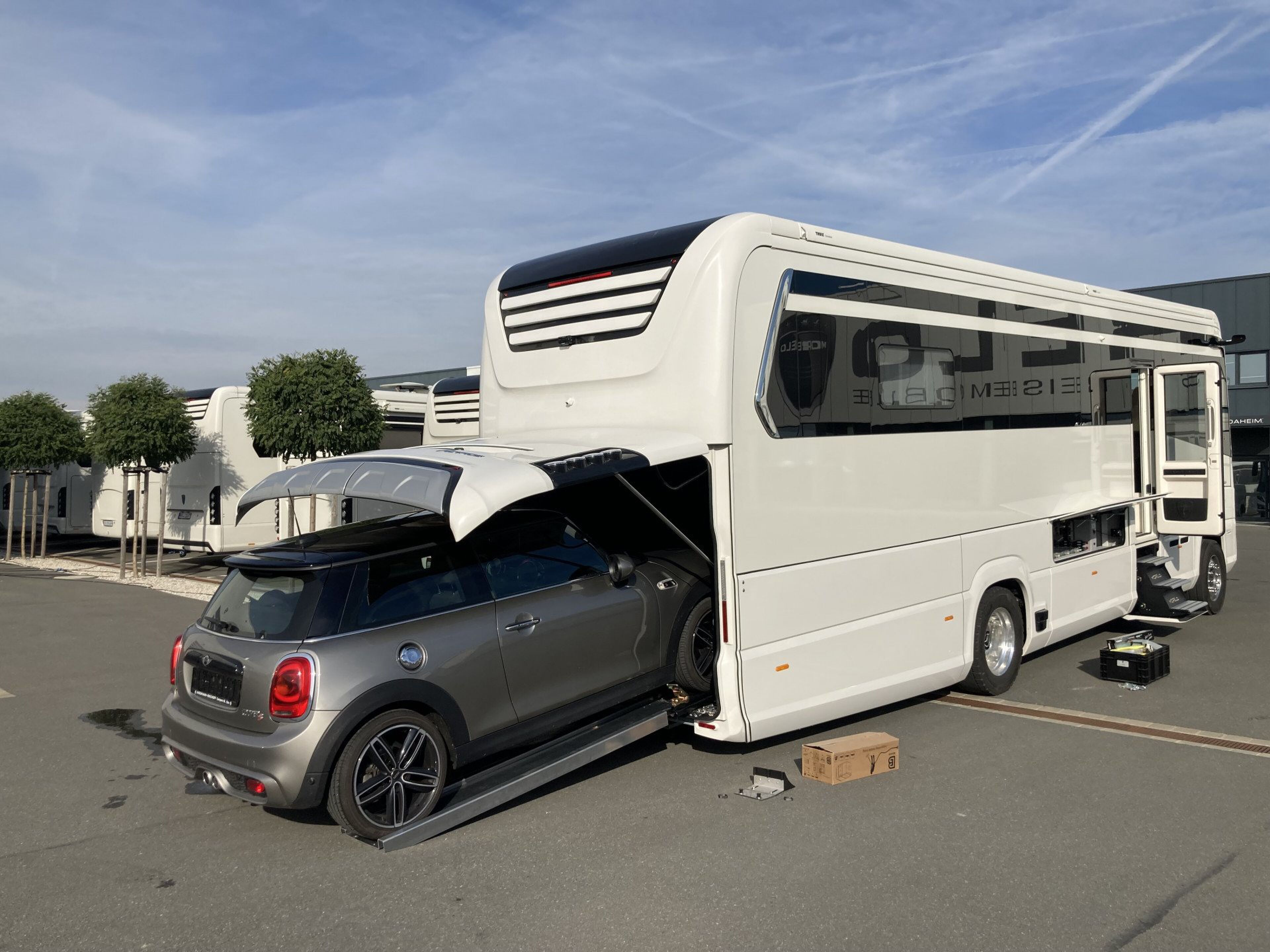 camper met garage achterin duurste van nederland