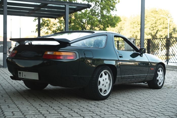 auto van basten te koop