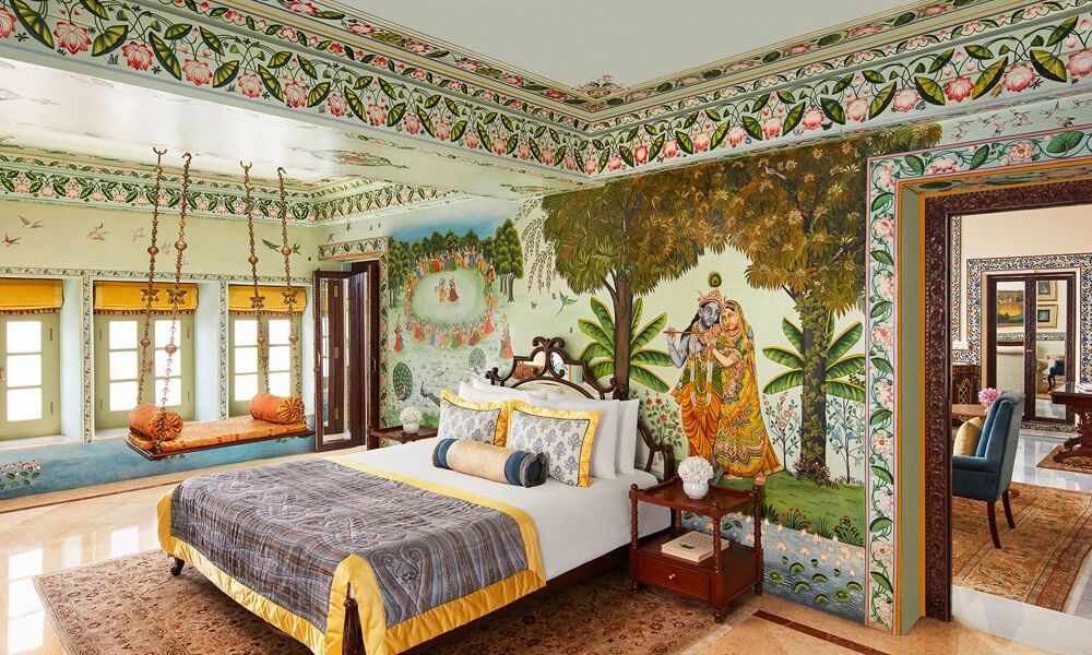 drijvende hotel james bond octopussy.webp