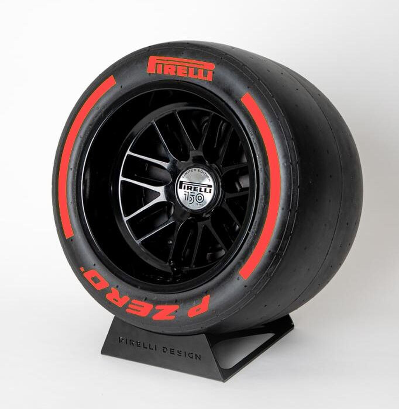 pirelli speaker formule 1