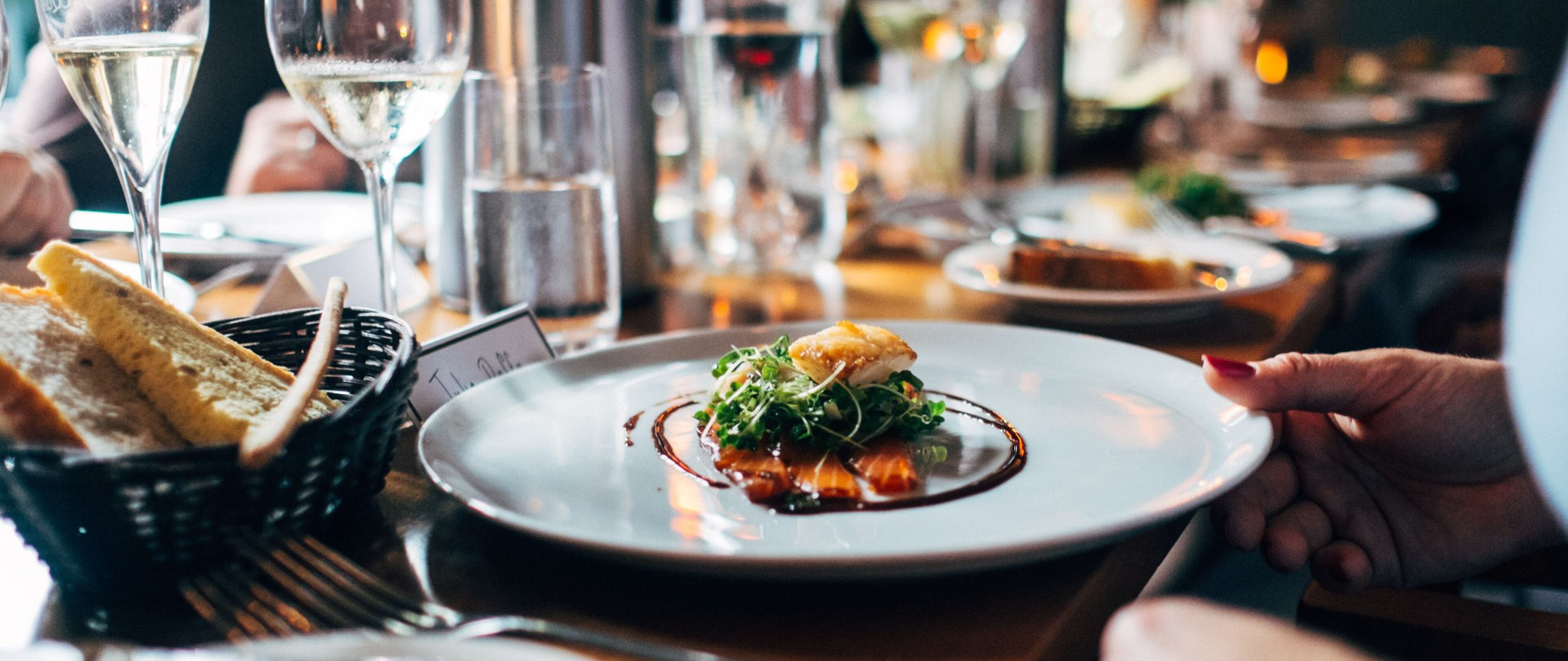 5 tips om goedkoop uit eten te gaan- bestel niet te veel