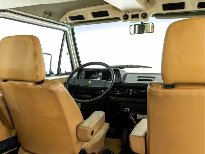 binnenkant Porsche-busje