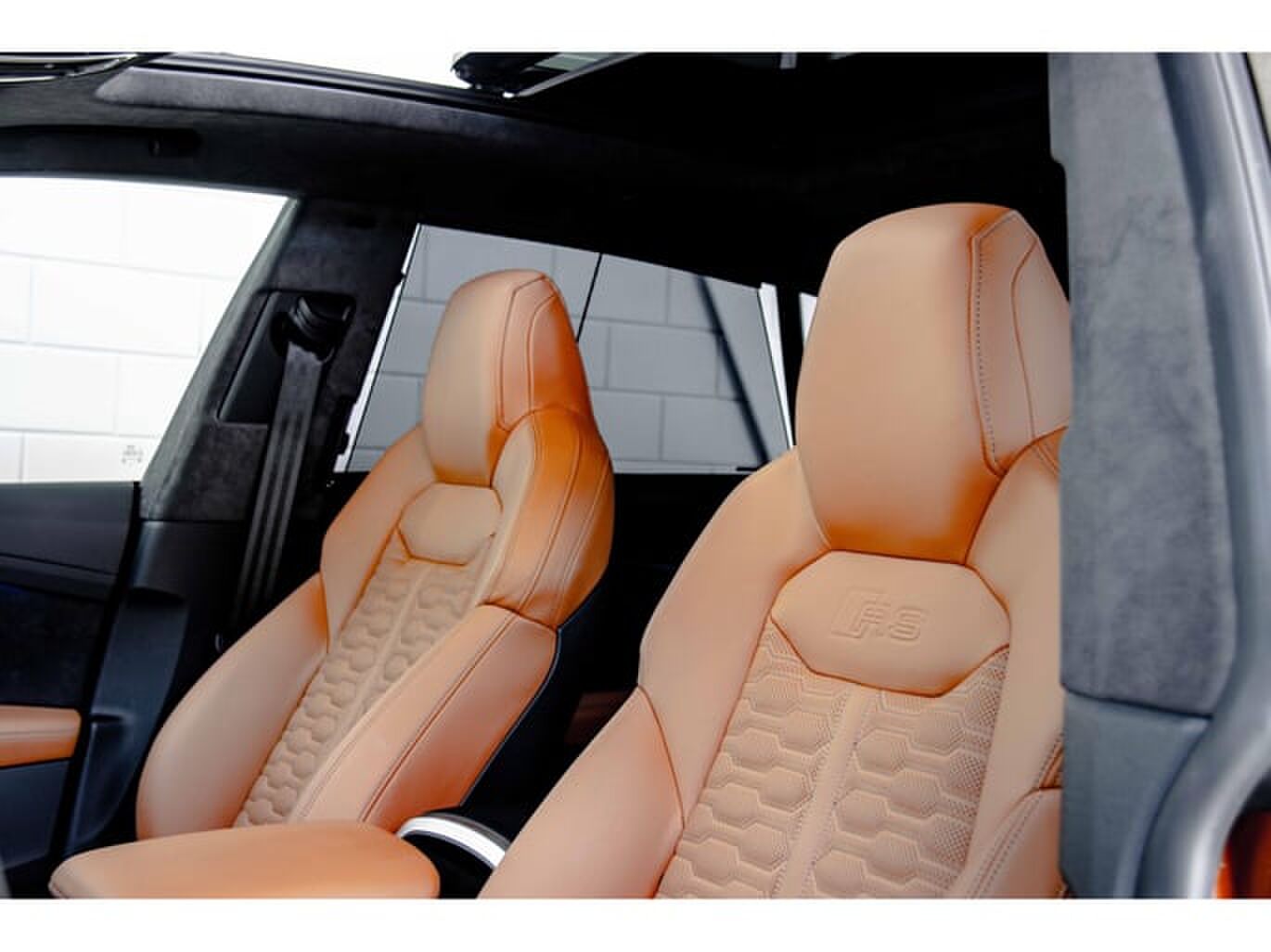 interieur audi rsq8 mansory