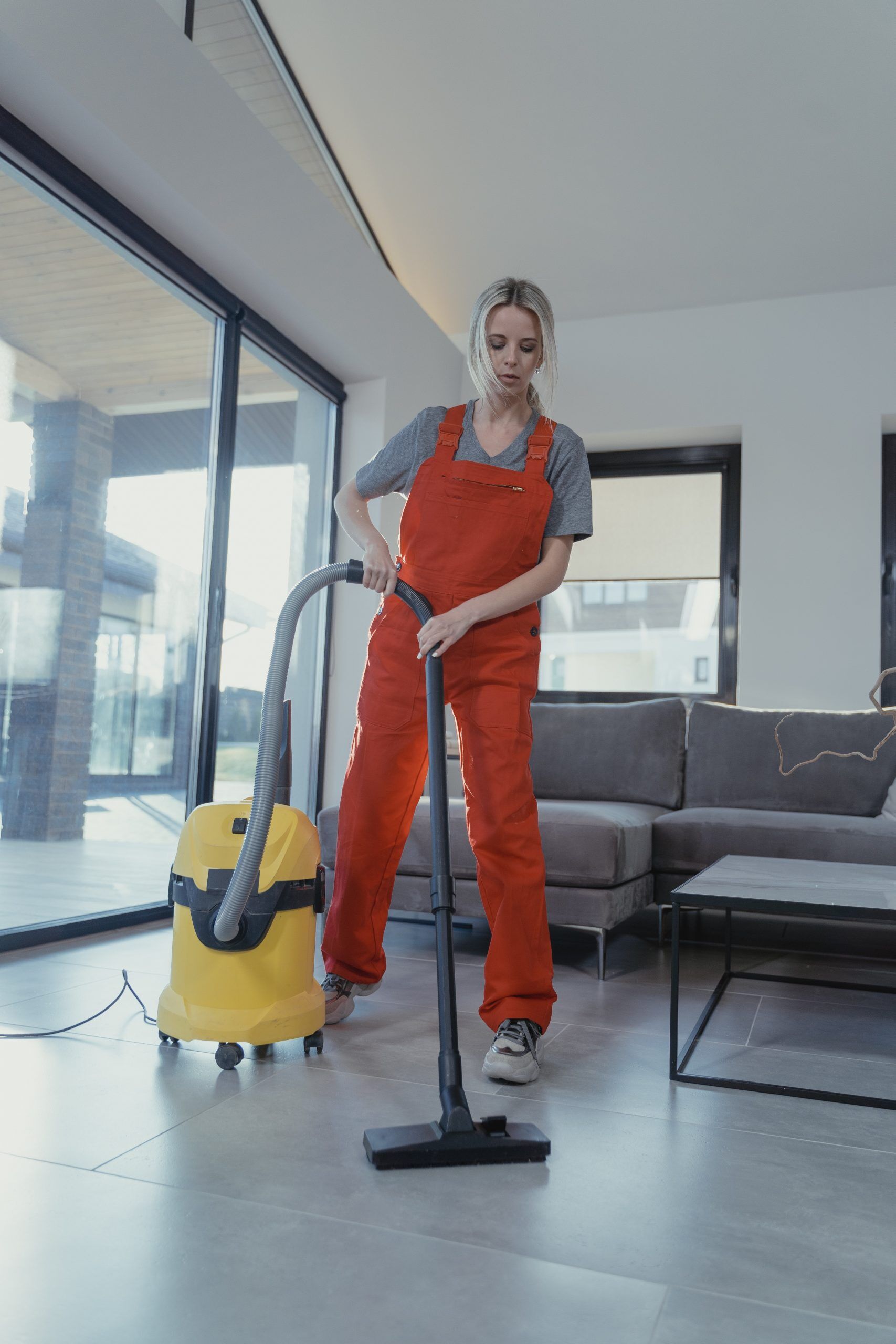 Schoonmaker inhuren