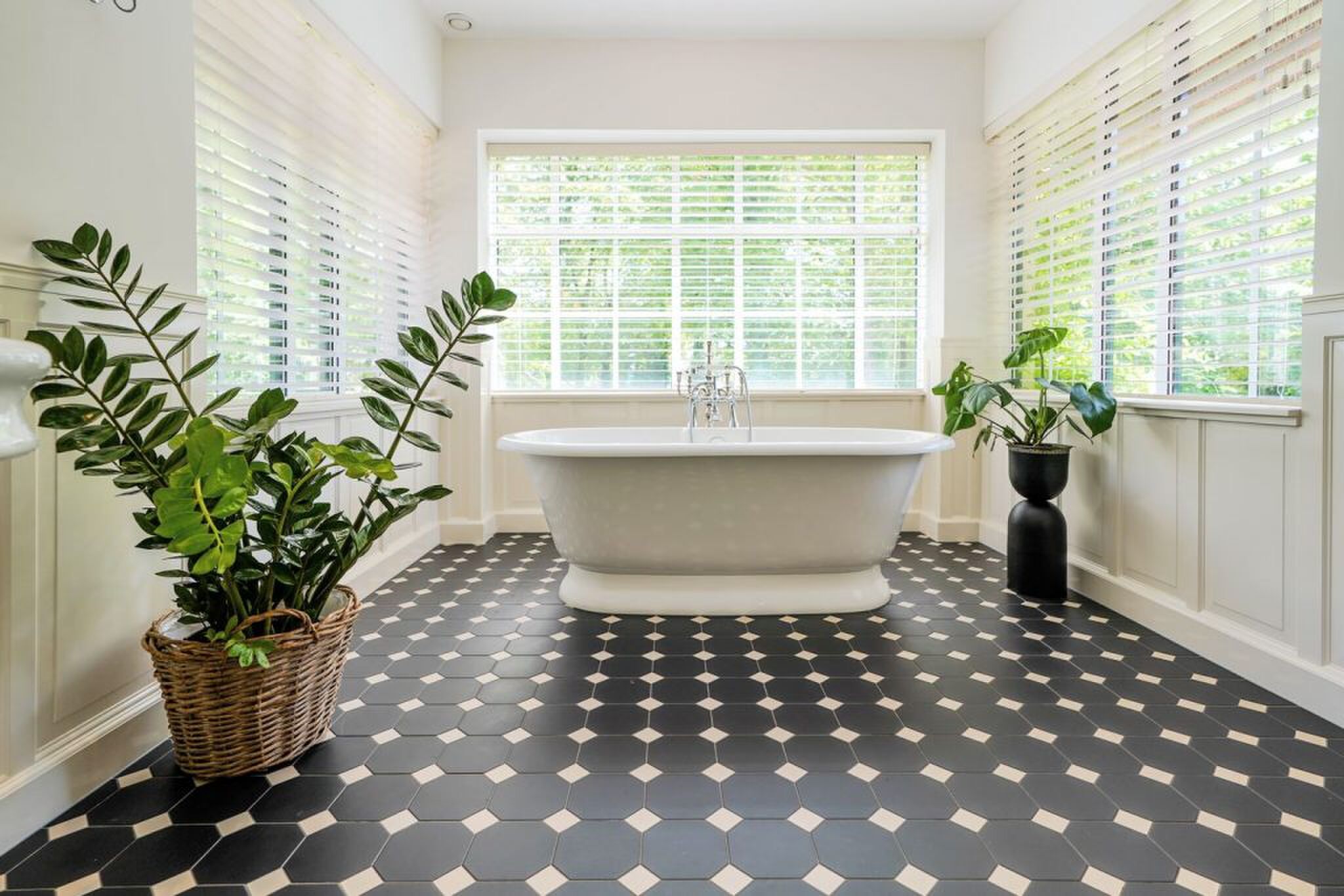 woning losstaand bad in de kamer