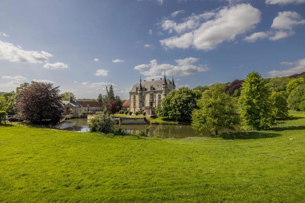 reusachtig kasteel Funda