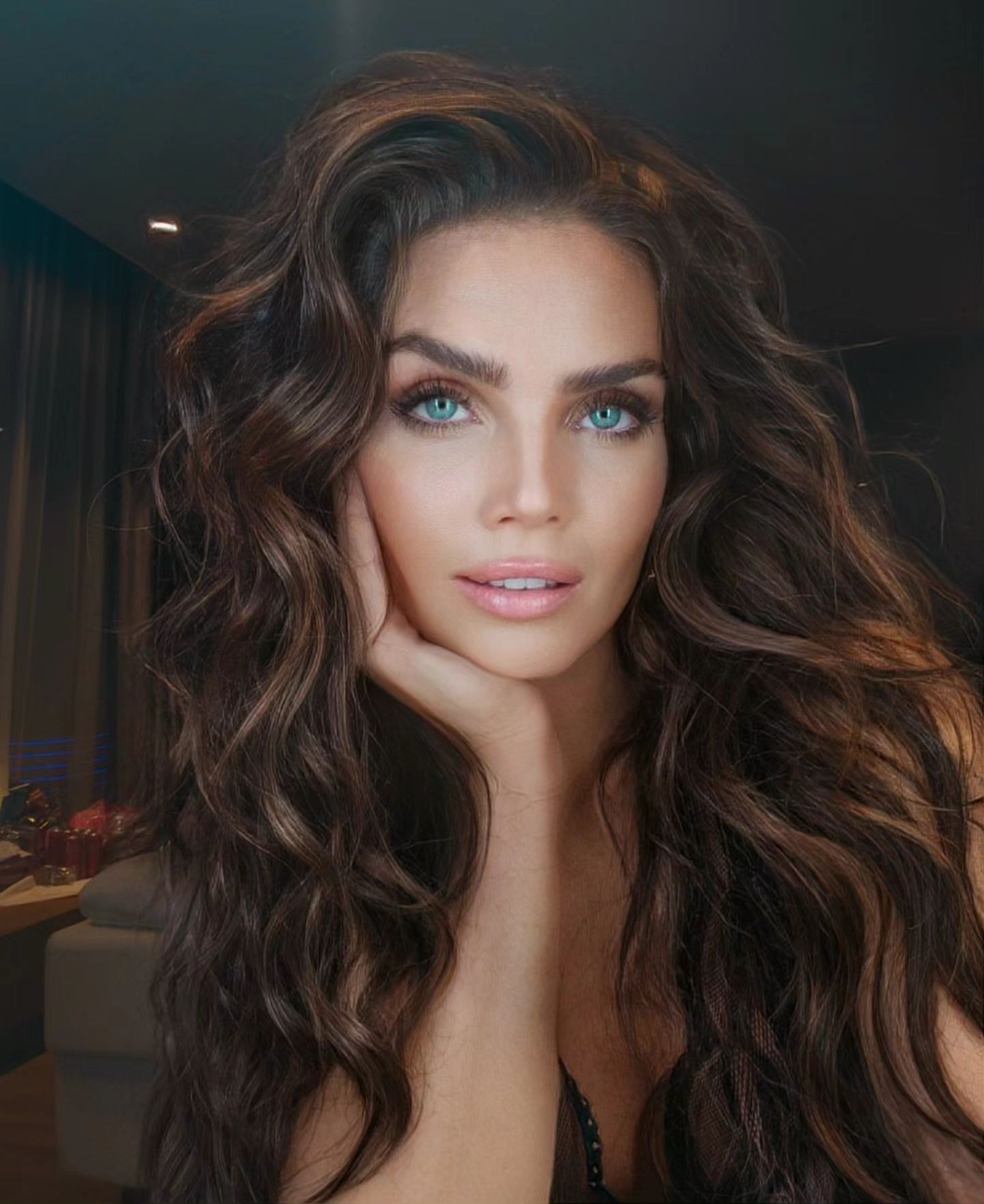 kim feenstra met make up